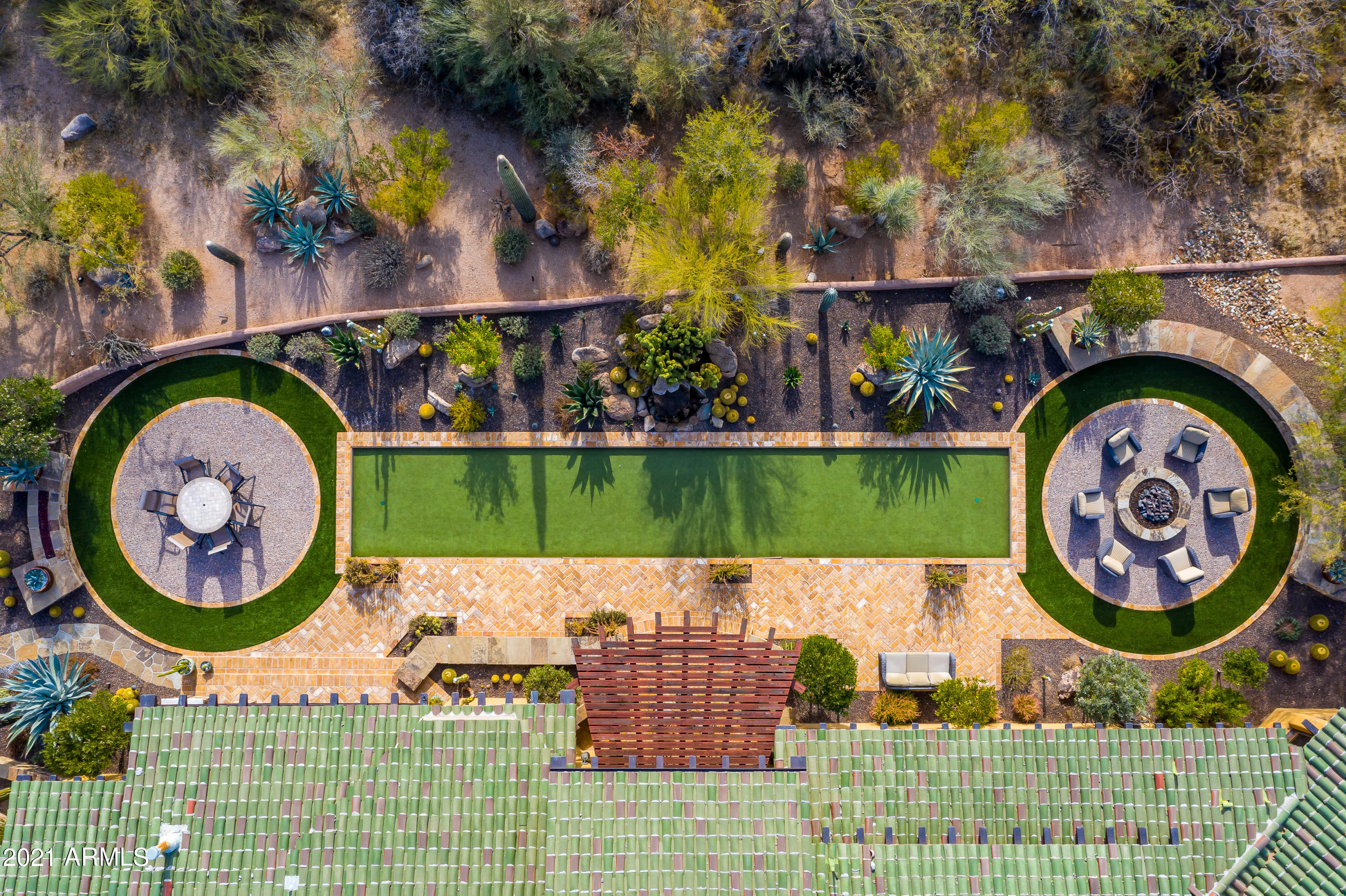 WHISPER ROCK - Residential