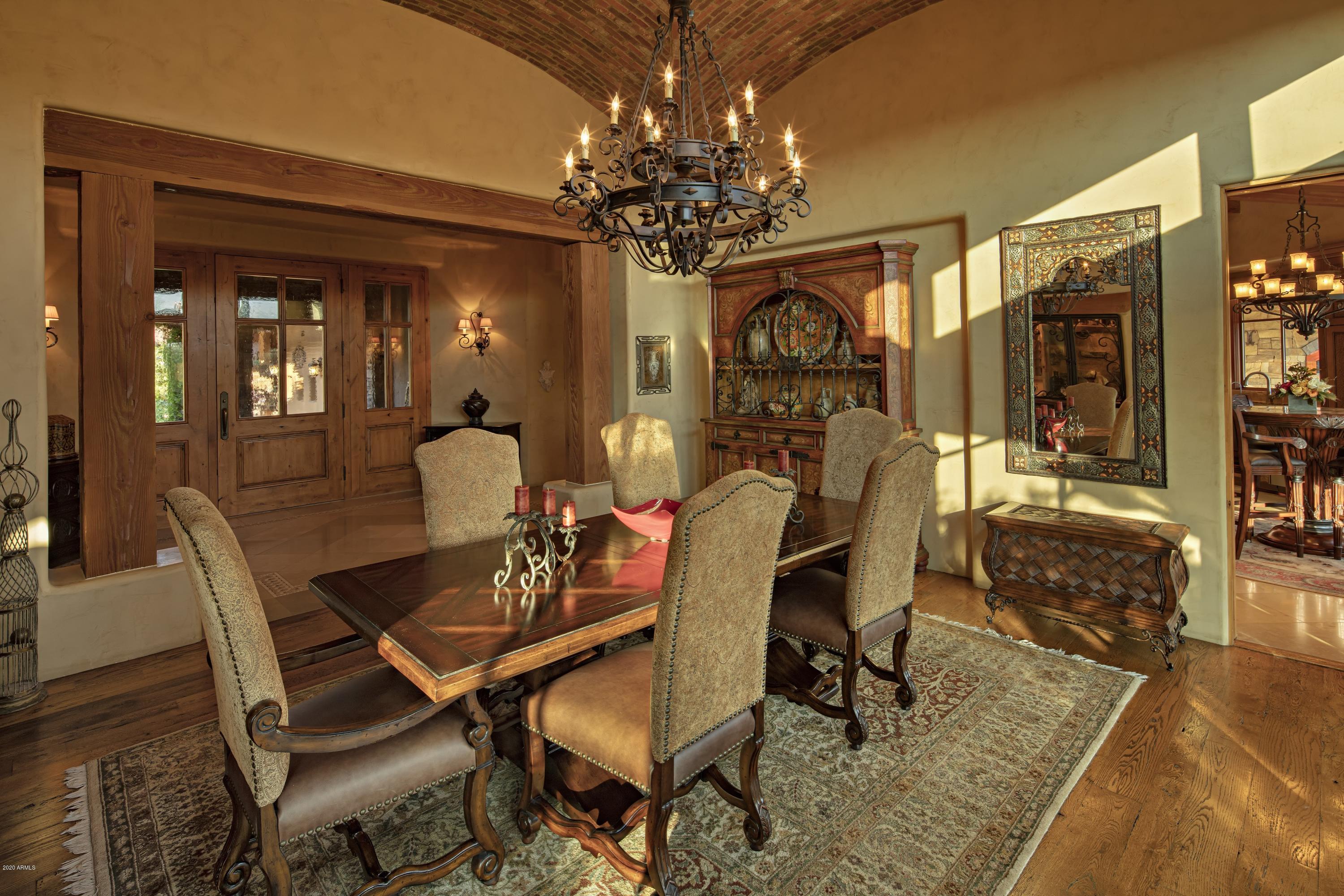 WHISPER ROCK - Residential