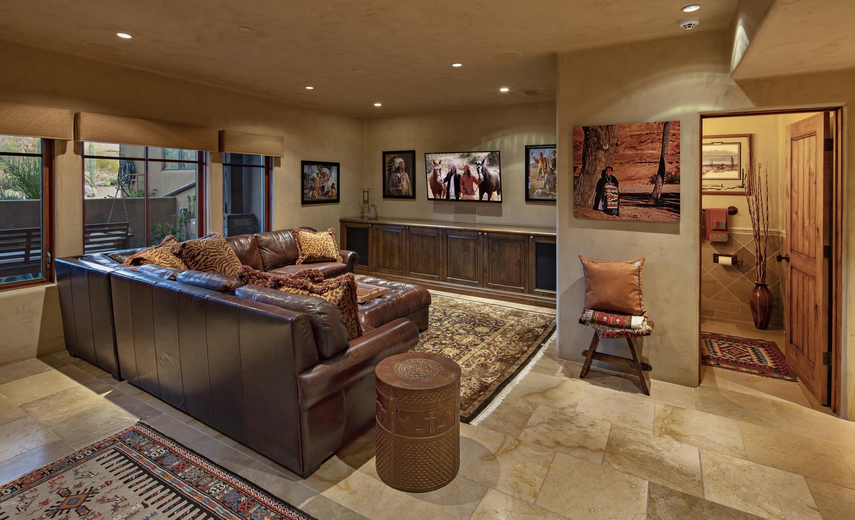 WHISPER ROCK - Residential