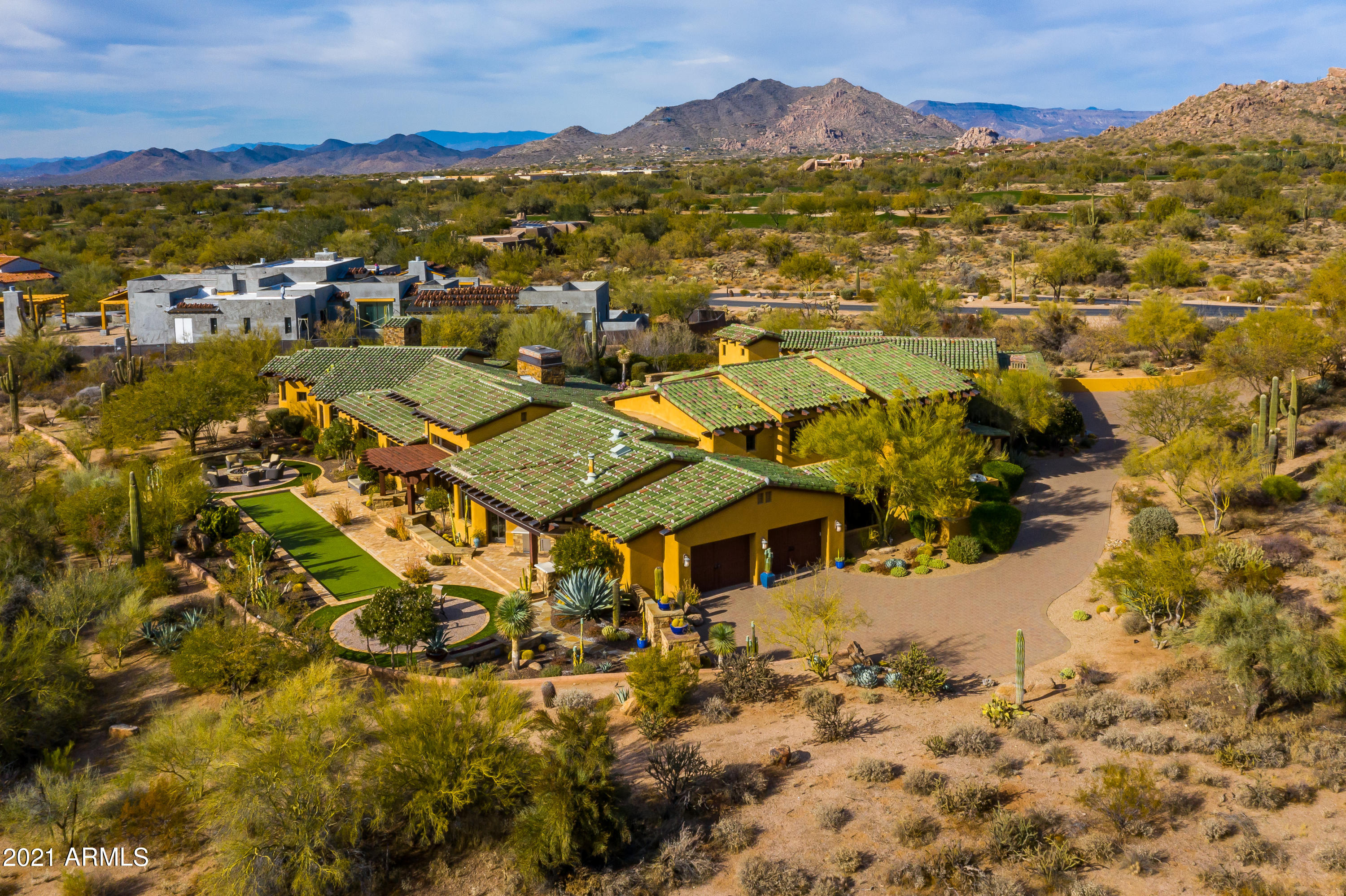 WHISPER ROCK - Residential
