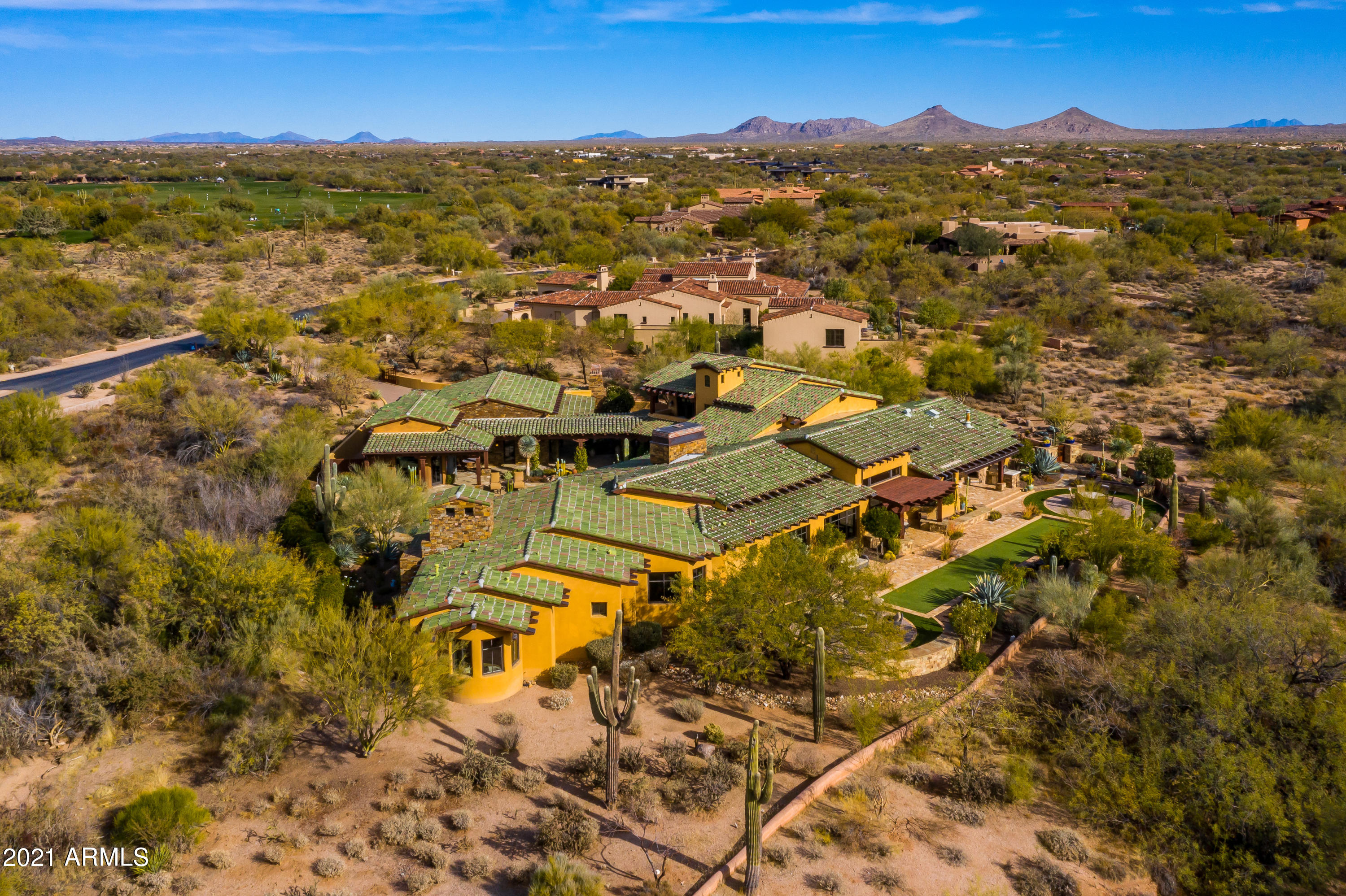 WHISPER ROCK - Residential
