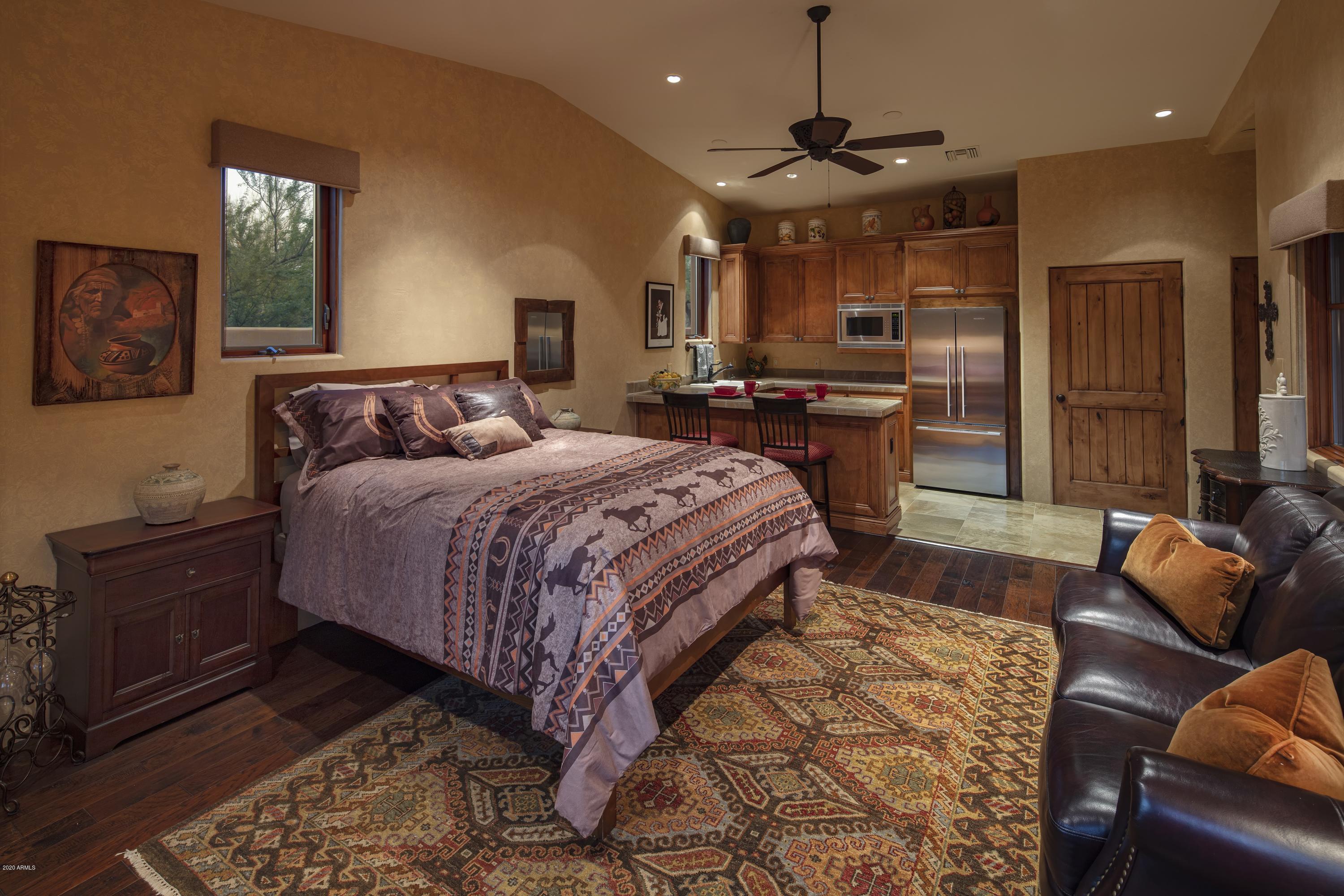 WHISPER ROCK - Residential