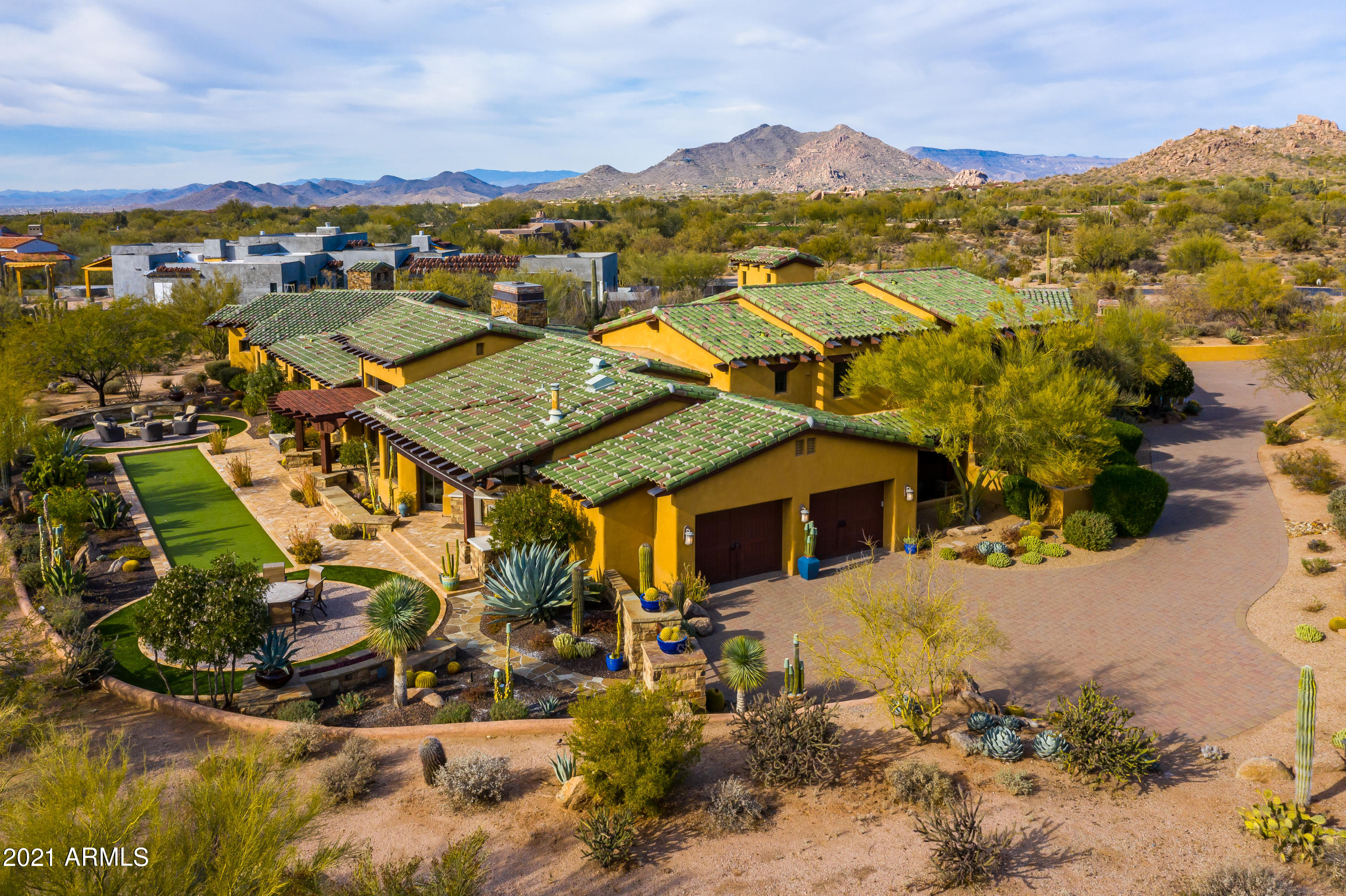 WHISPER ROCK - Residential