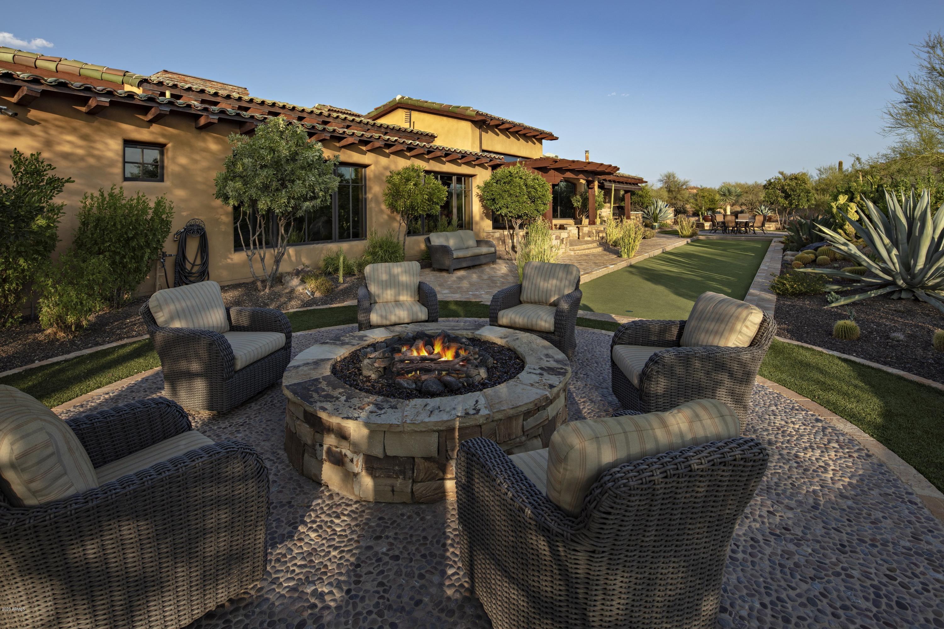 WHISPER ROCK - Residential