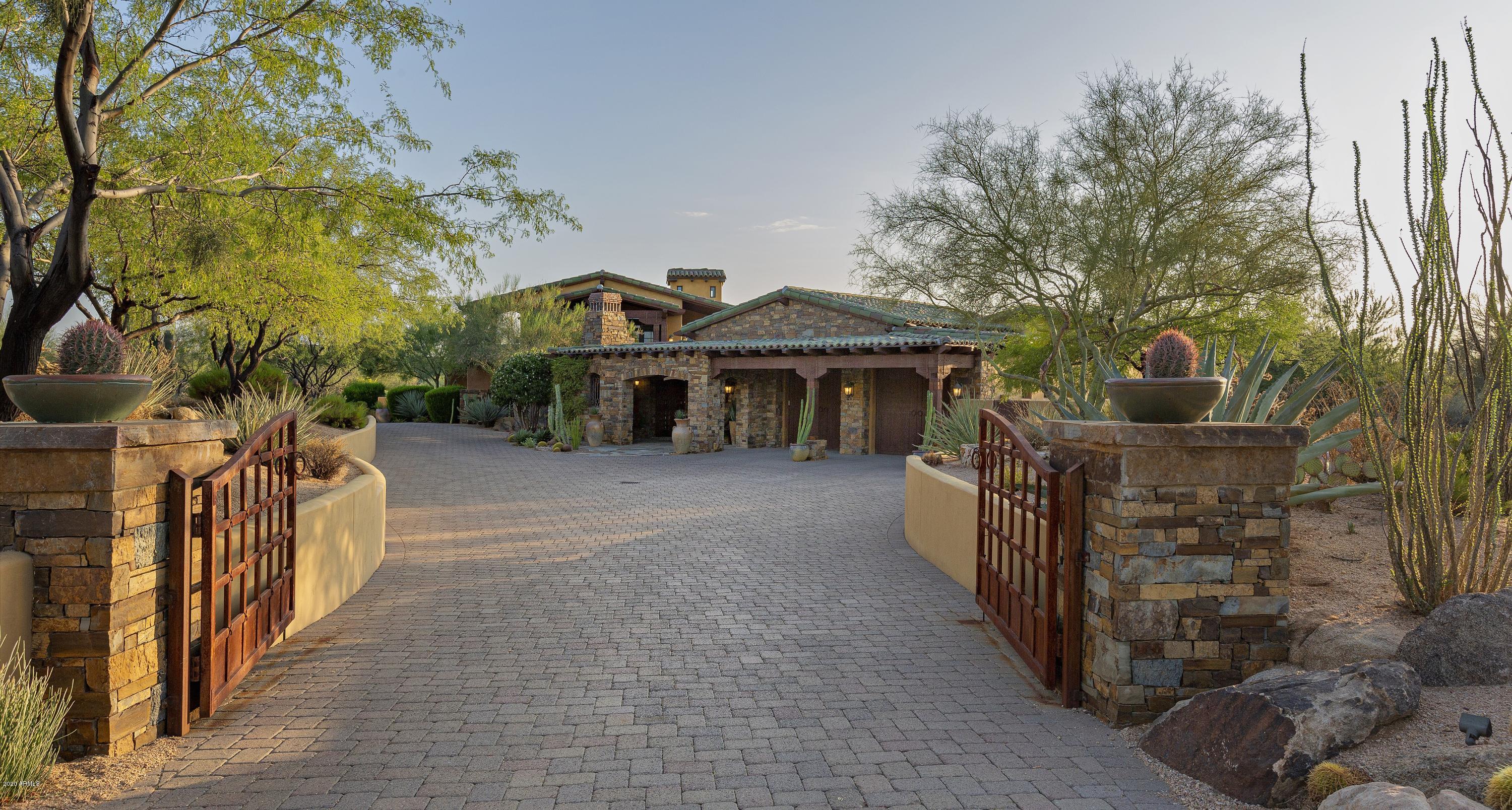WHISPER ROCK - Residential