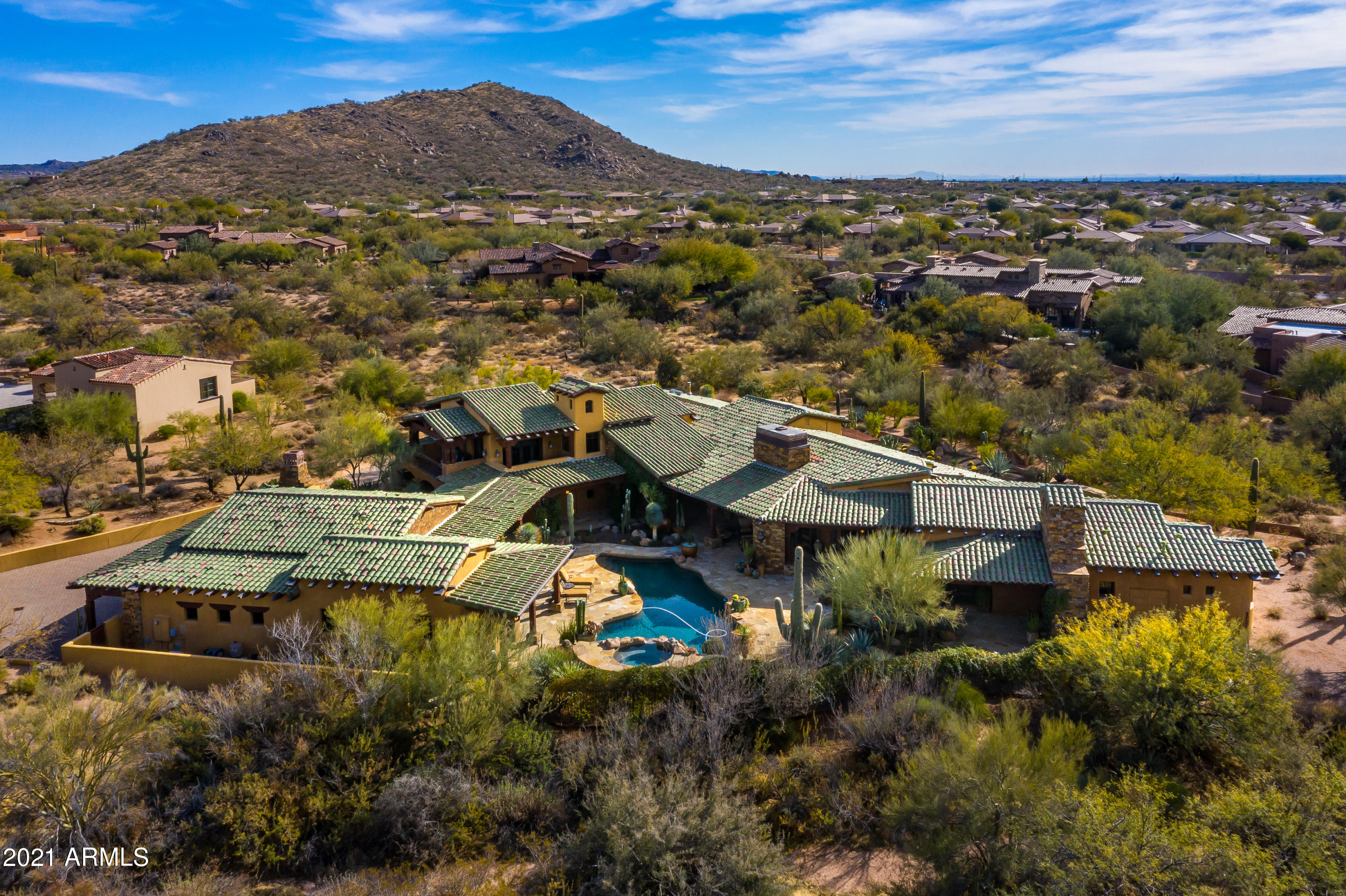 WHISPER ROCK - Residential