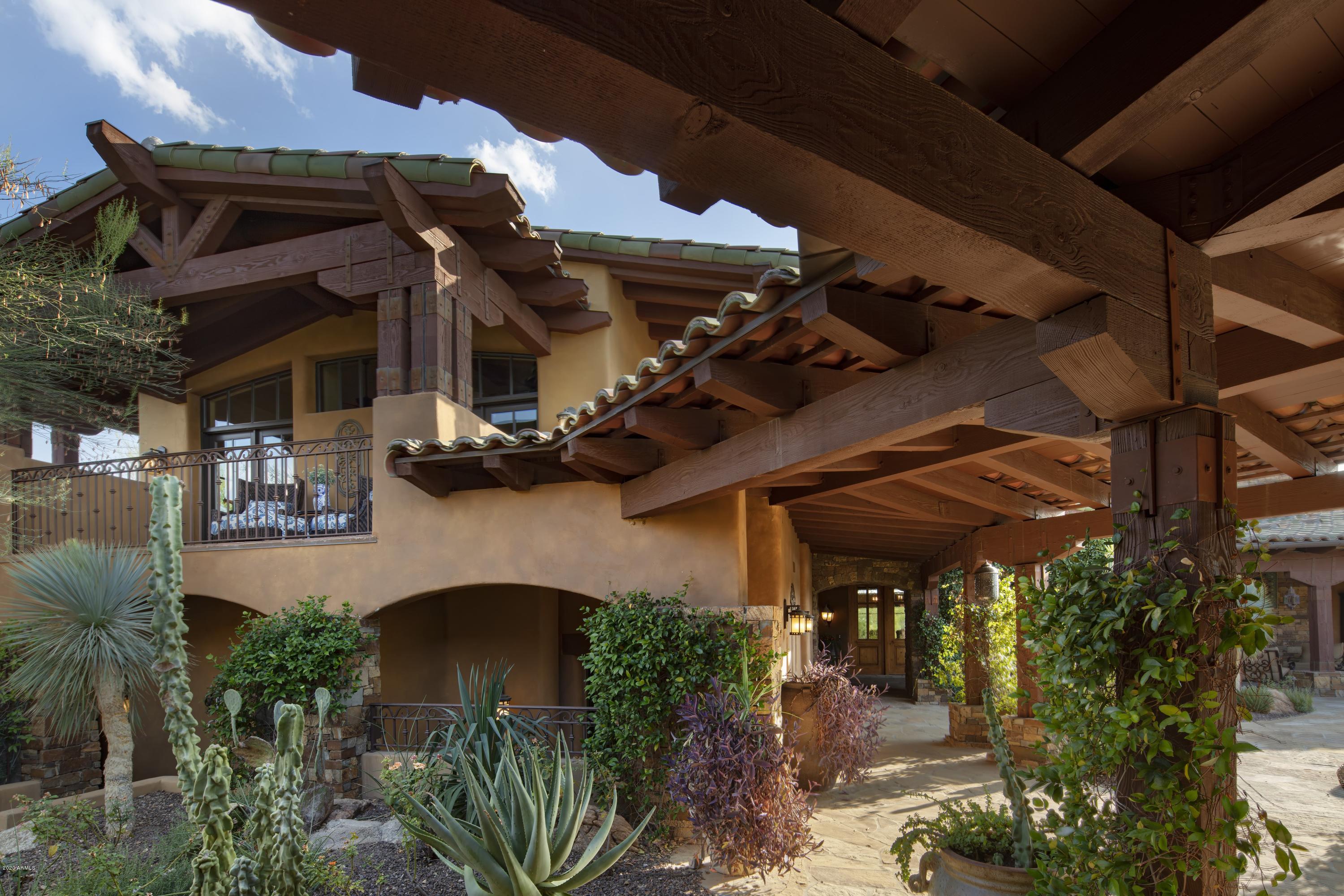WHISPER ROCK - Residential