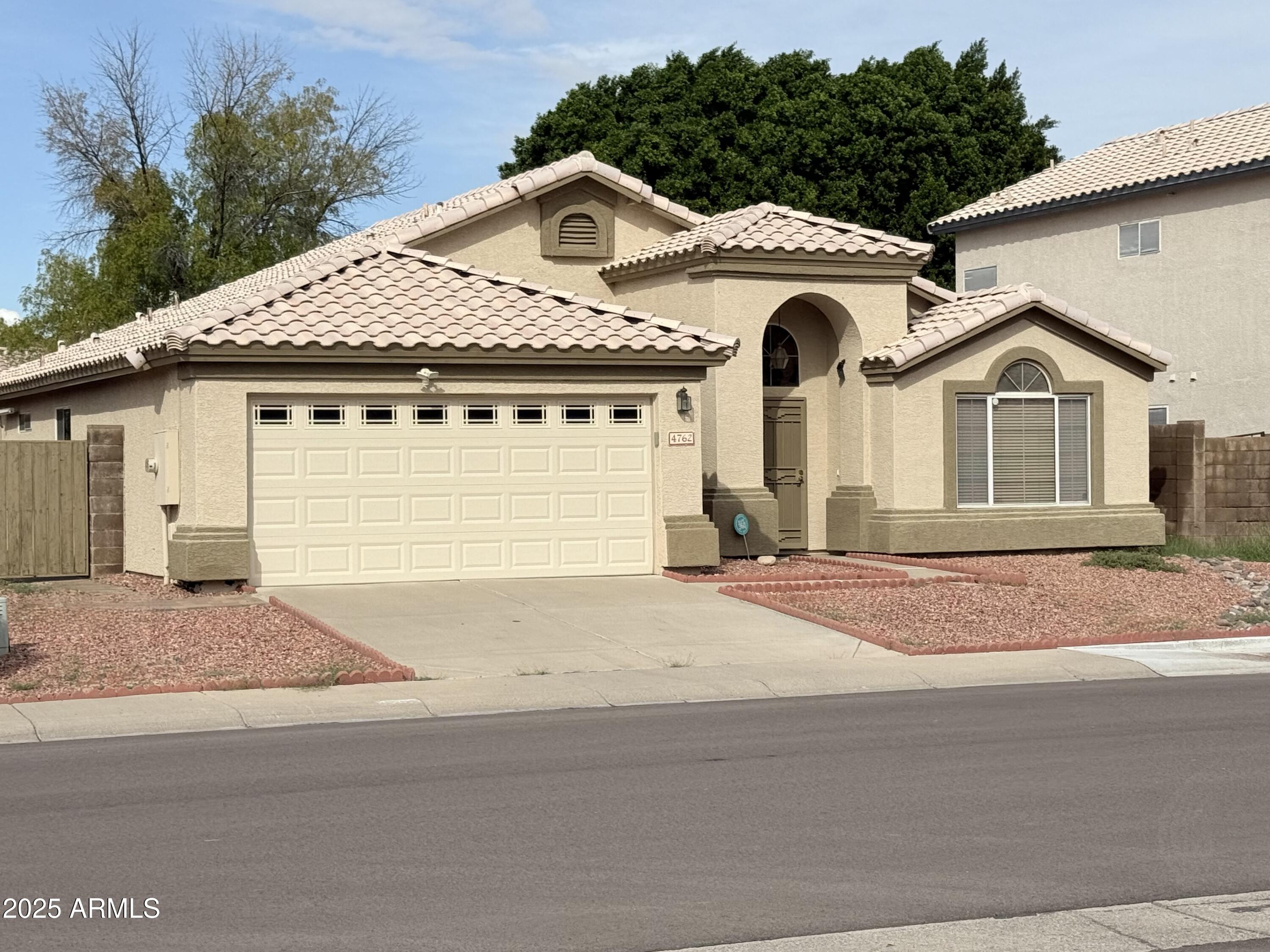 DAVE BROWN UTOPIA - Residential Lease