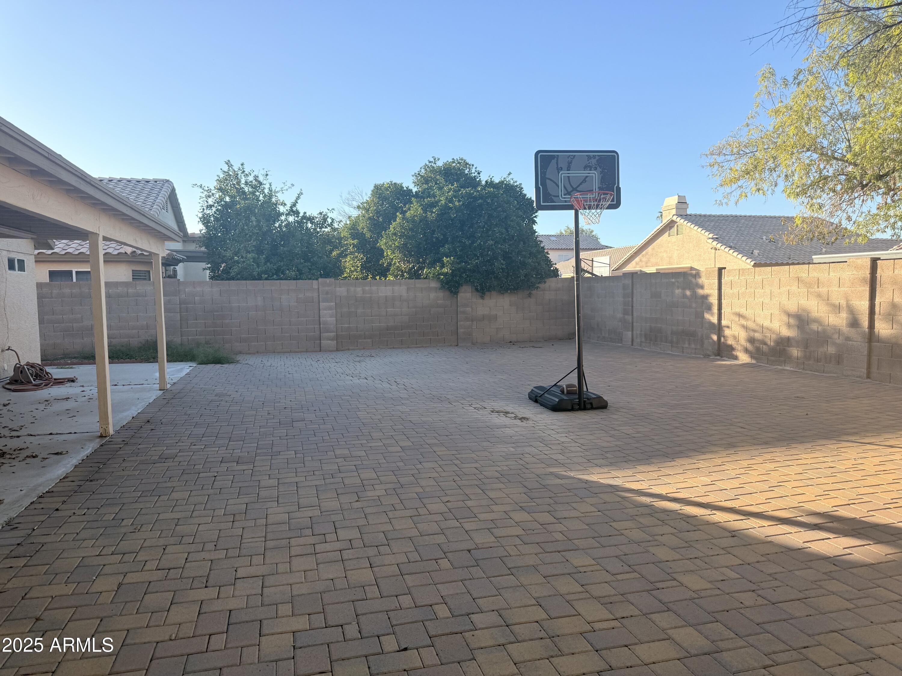 DAVE BROWN UTOPIA - Residential Lease