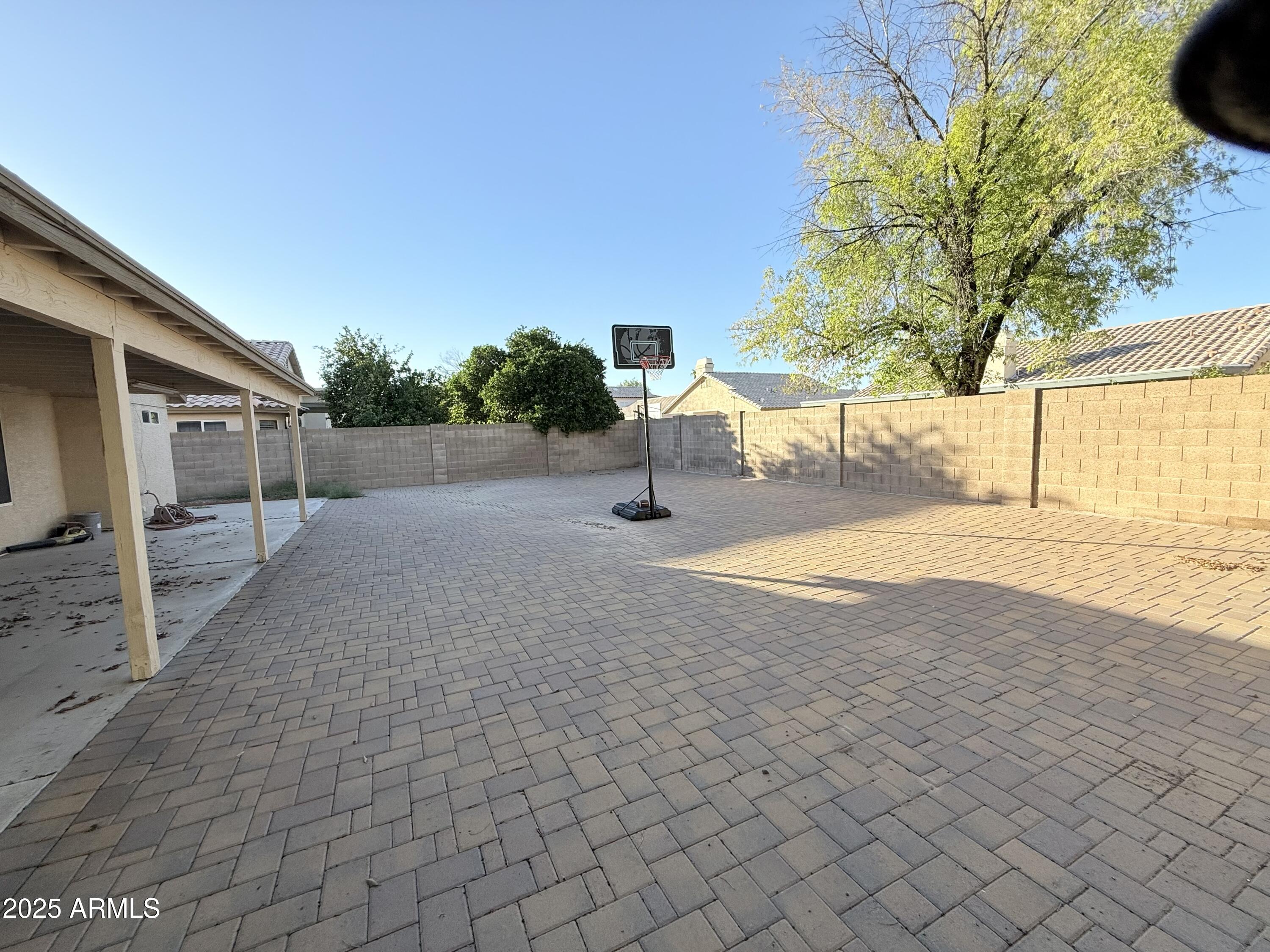 DAVE BROWN UTOPIA - Residential Lease