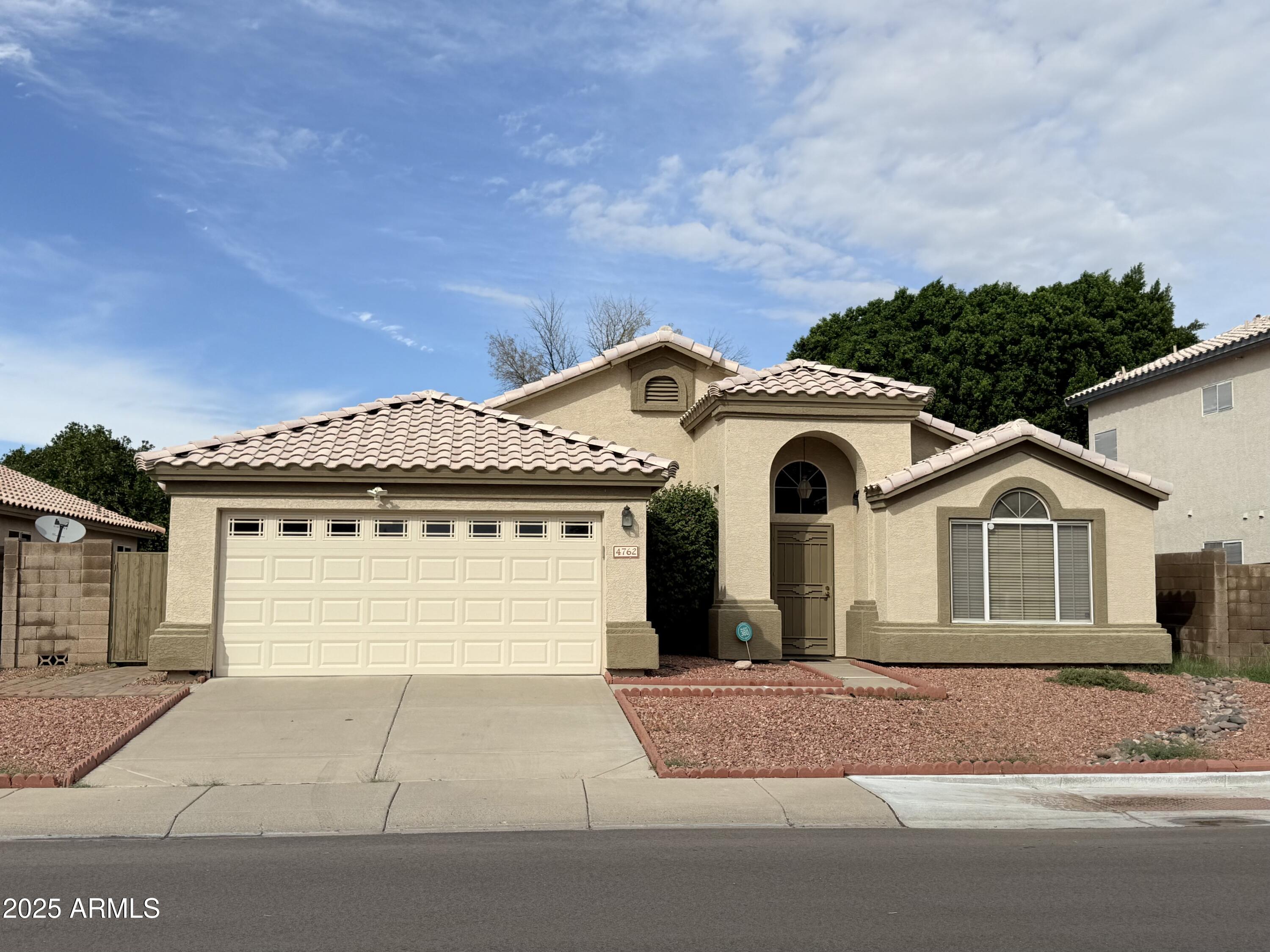 DAVE BROWN UTOPIA - Residential Lease