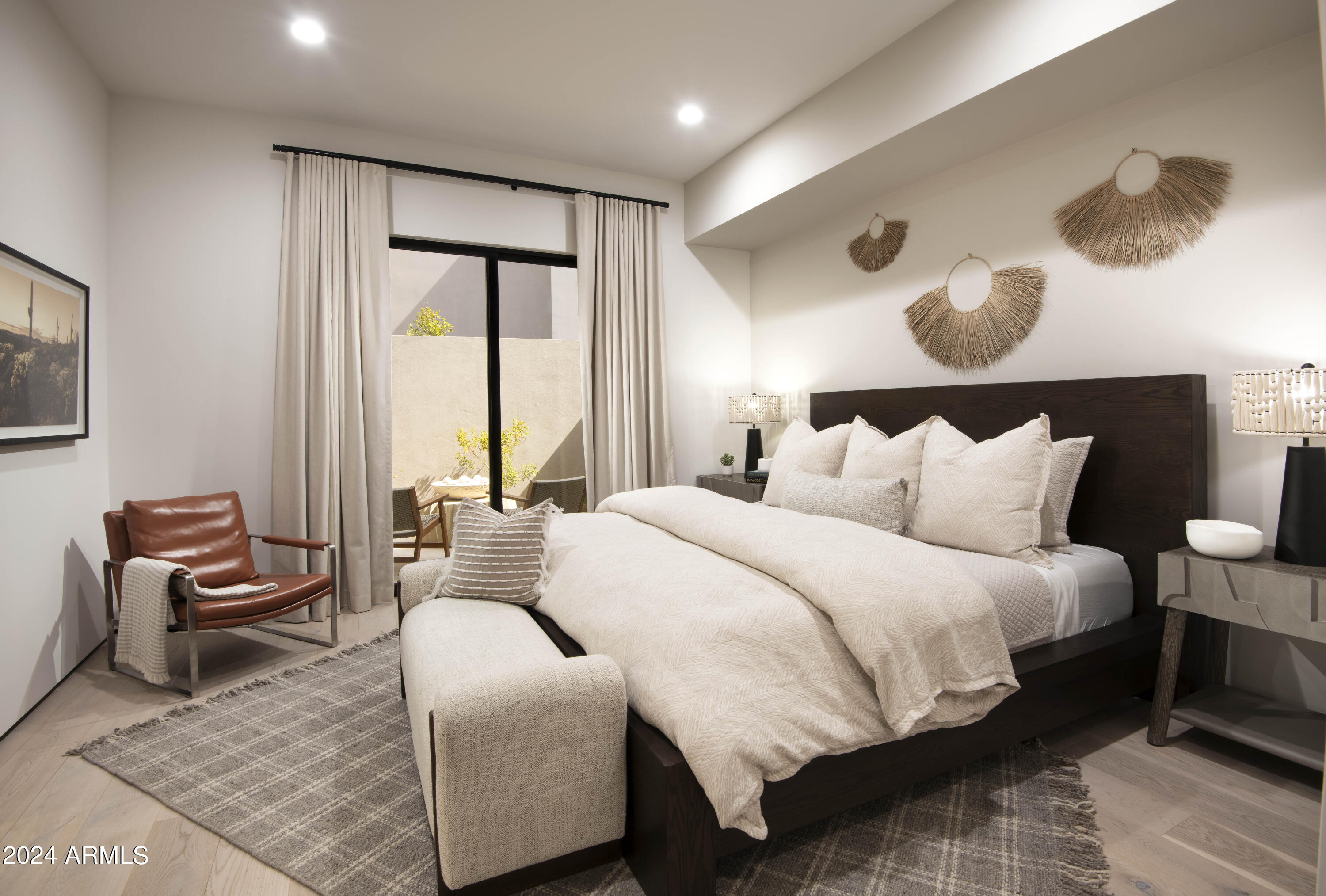PHOENICIAN - Residential