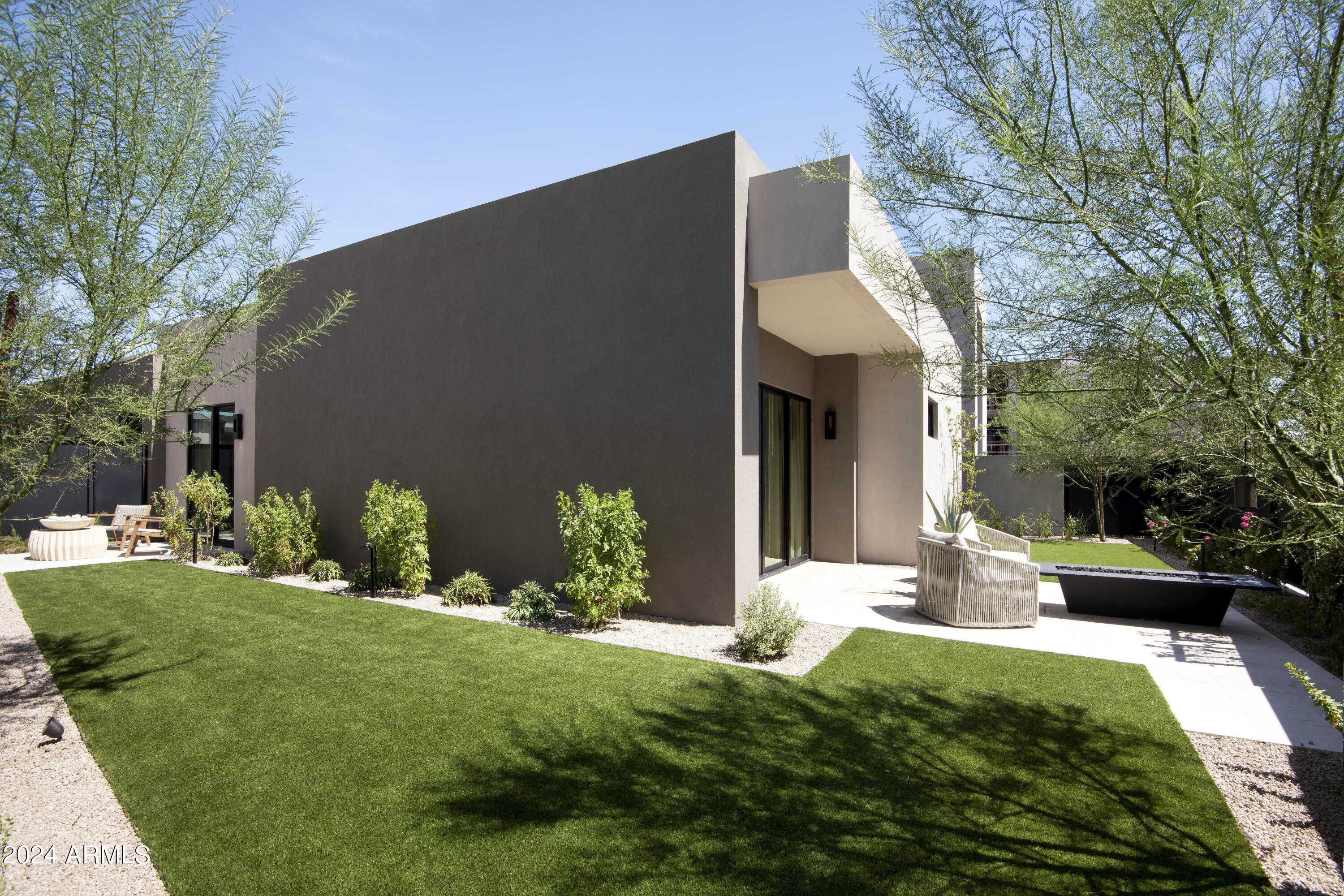 PHOENICIAN - Residential