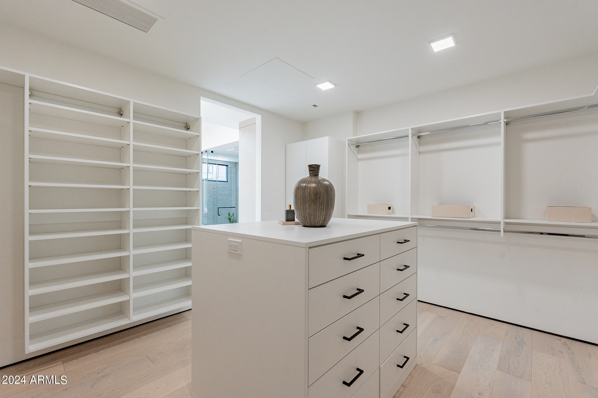 PHOENICIAN - Residential