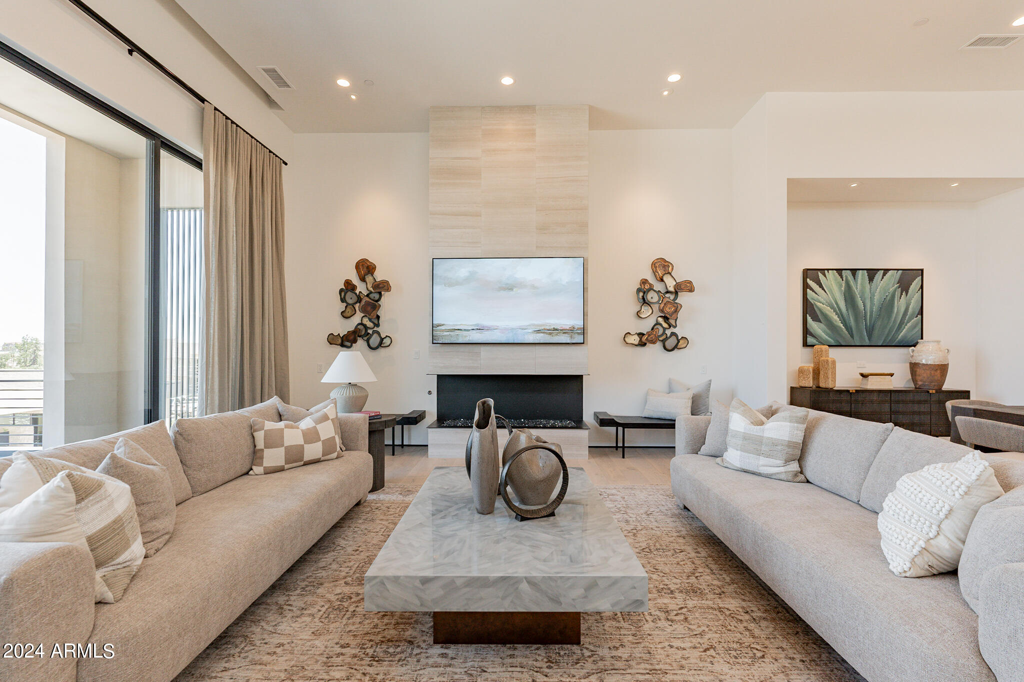PHOENICIAN - Residential