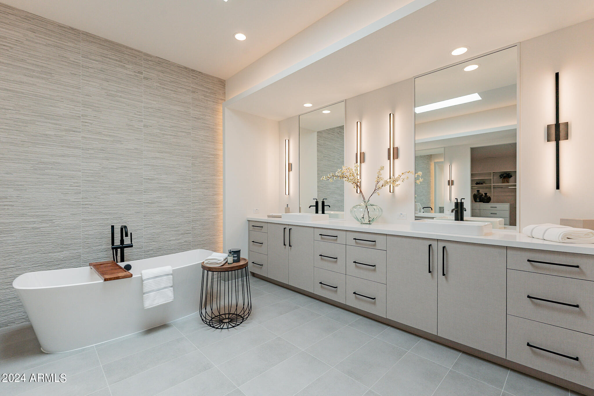 PHOENICIAN - Residential