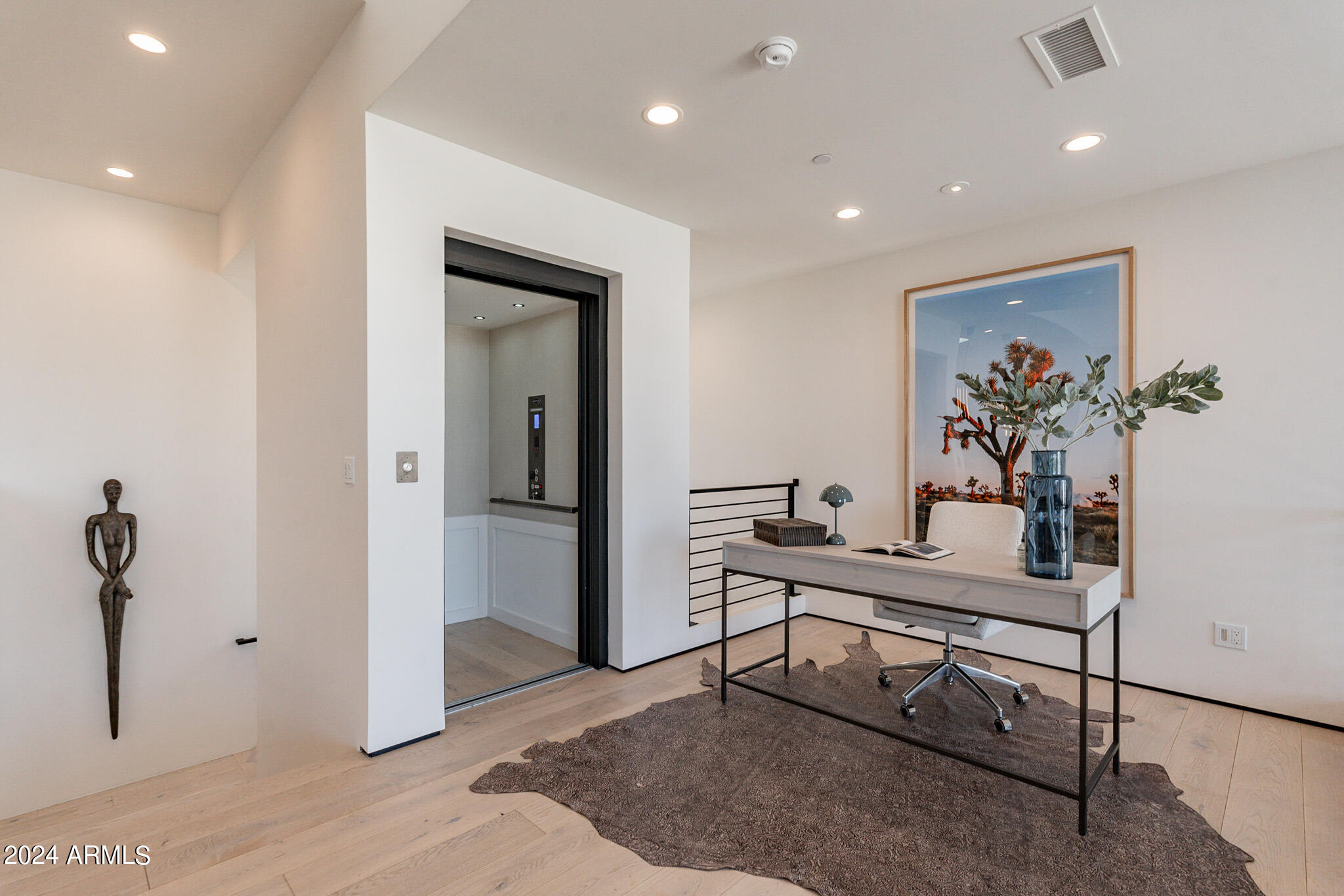 PHOENICIAN - Residential