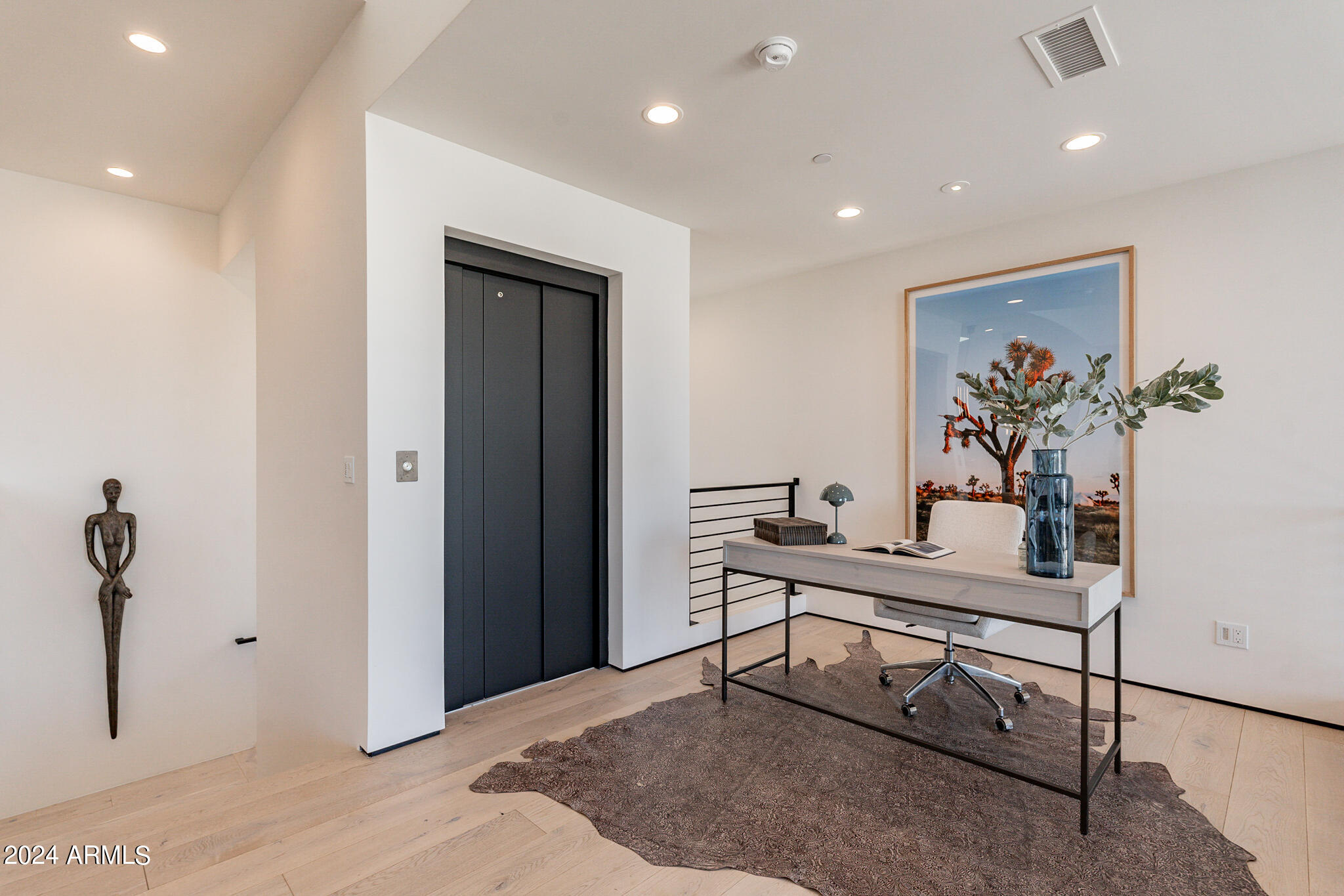 PHOENICIAN - Residential