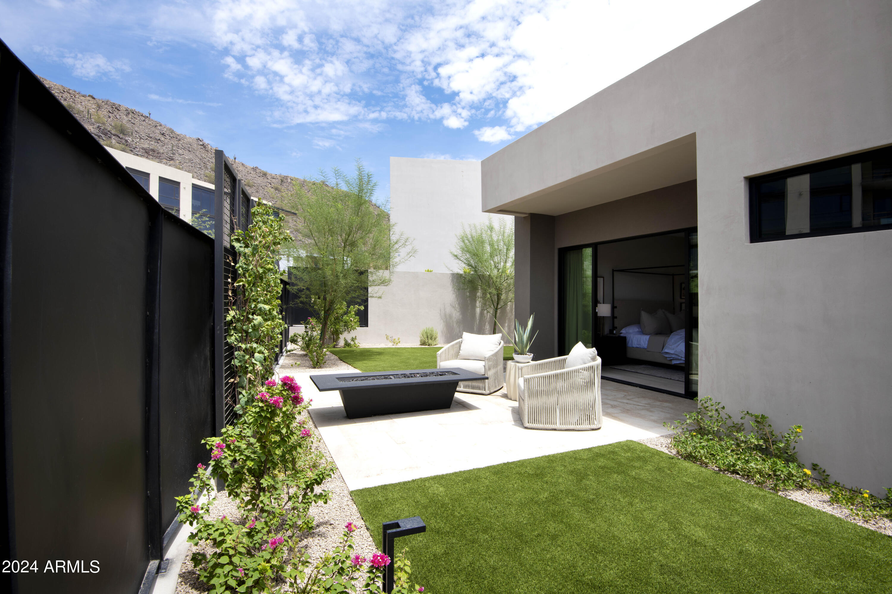 PHOENICIAN - Residential