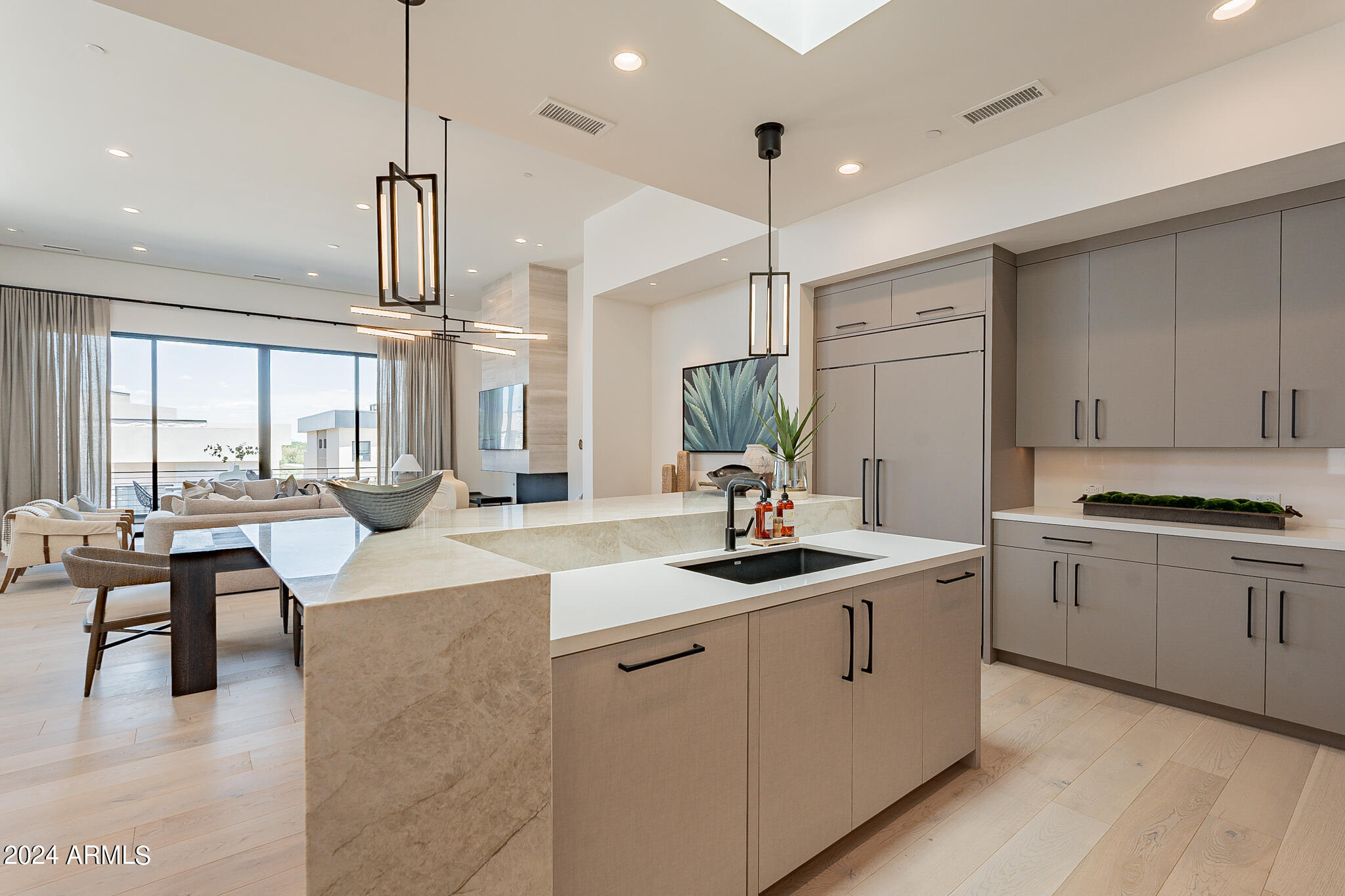 PHOENICIAN - Residential