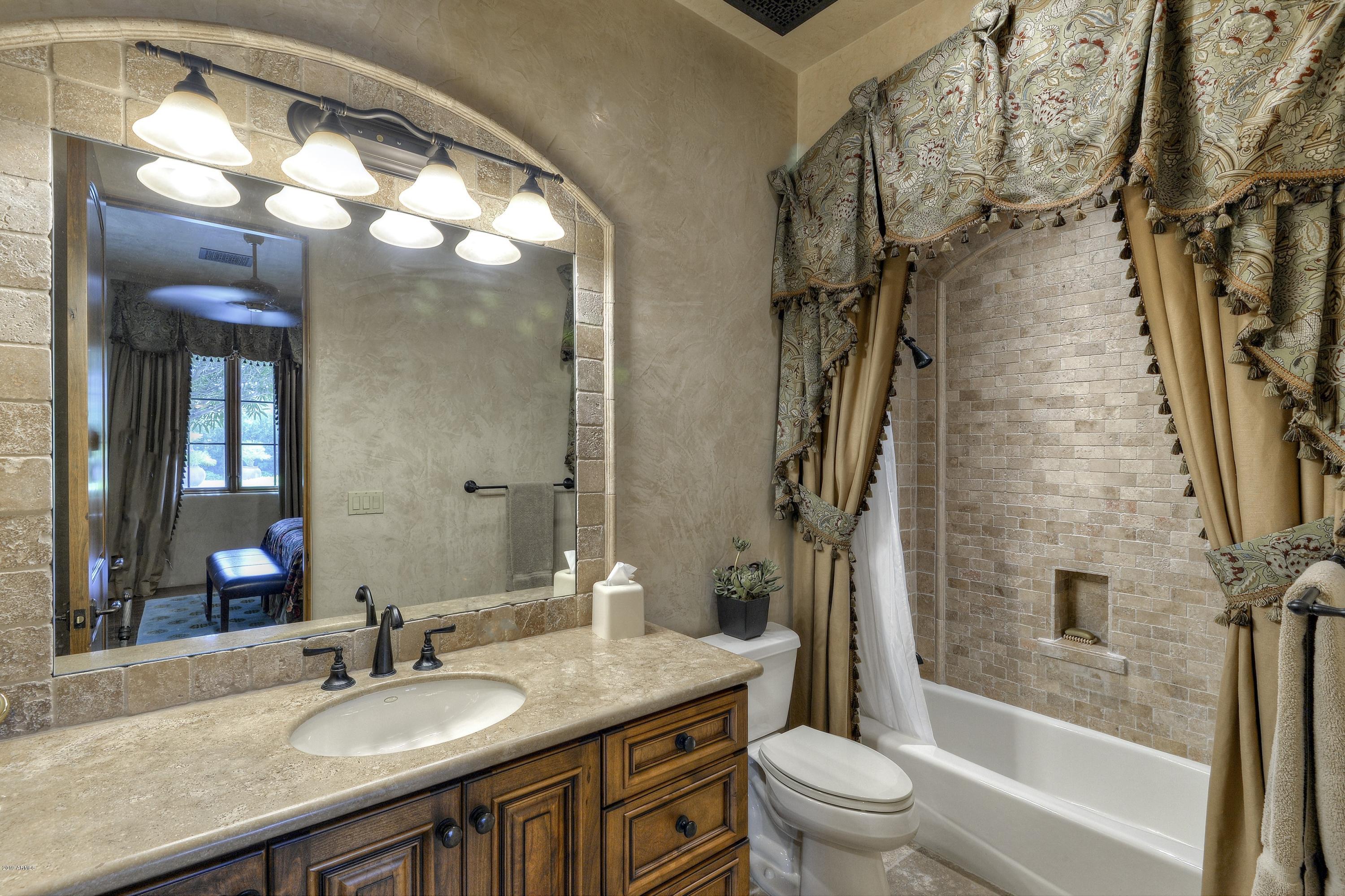 GROSSE POINTE HIGHLANDS - Residential