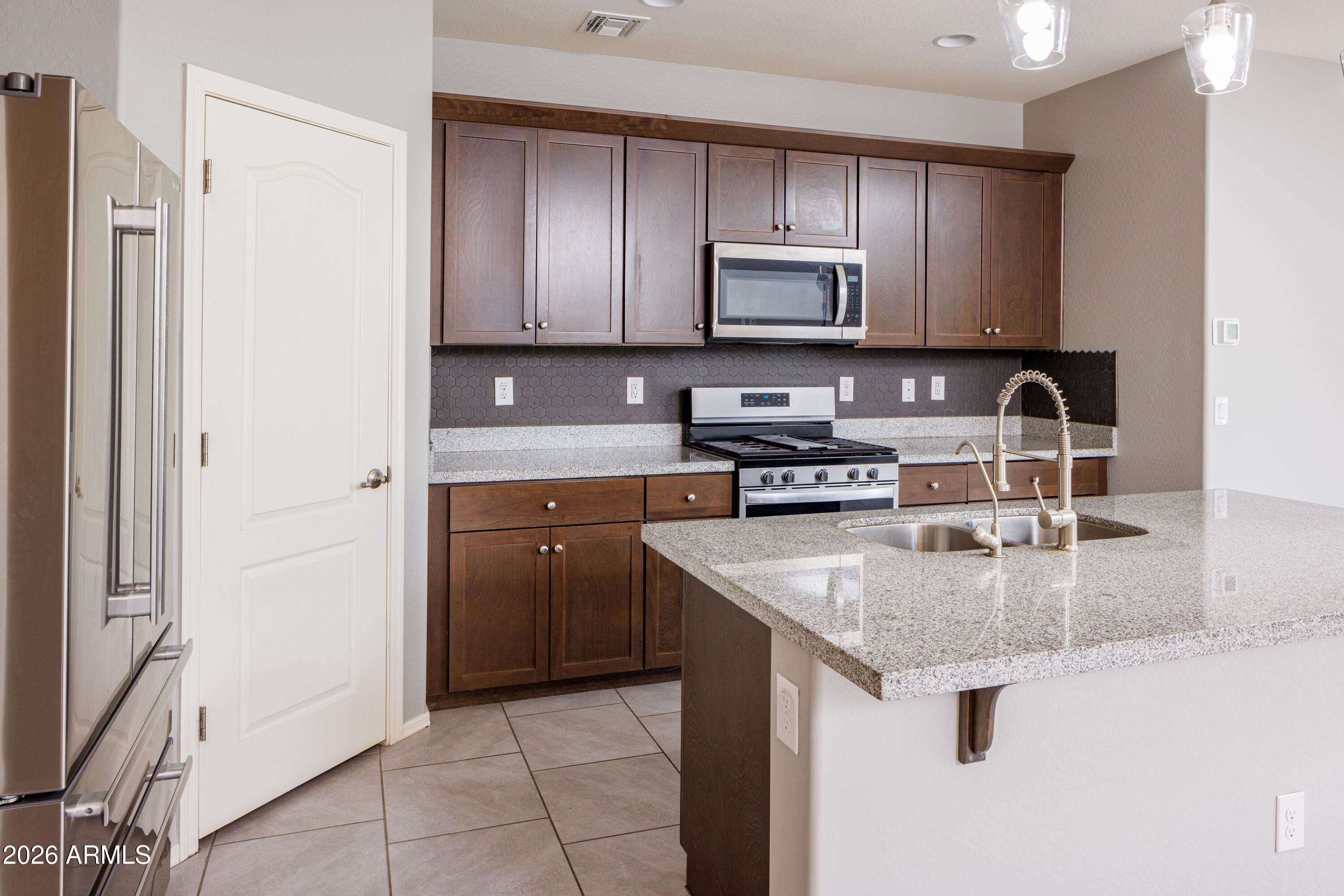 RE-PLAT OF PARCEL 18 AT HOMESTEAD NORTH - Residential