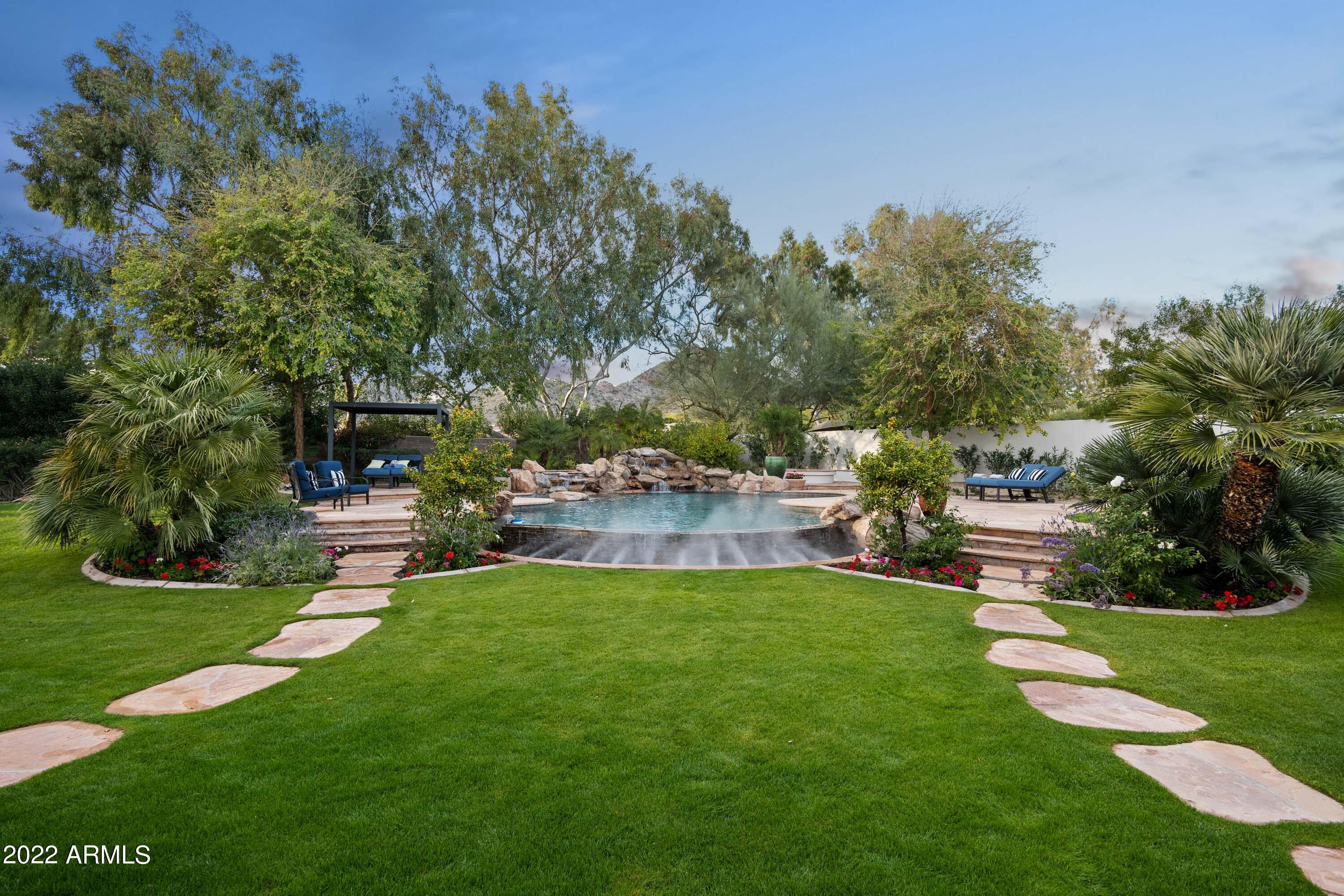 PARADISE MANSION ESTATES - Residential