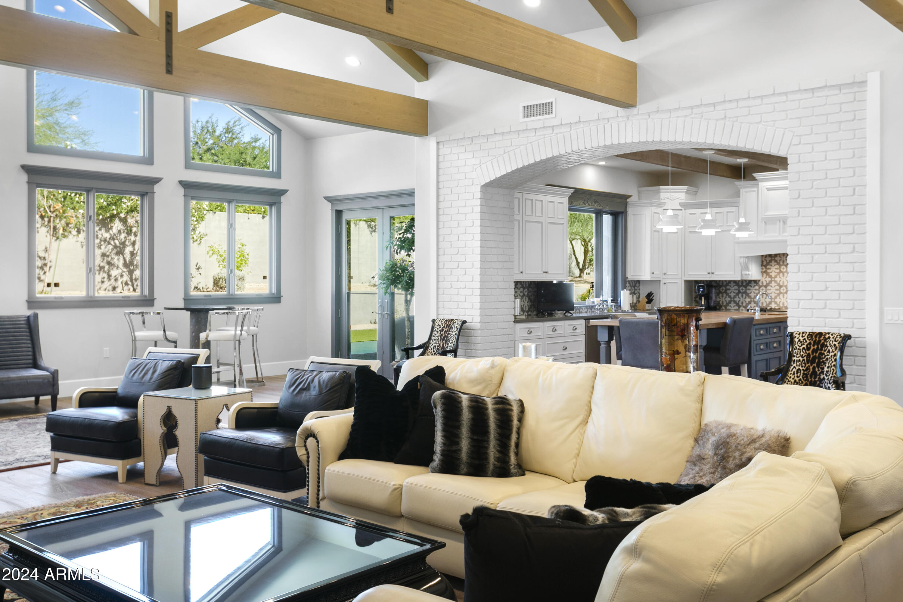 PARADISE VALLEY COUNTRY ESTATES - Residential