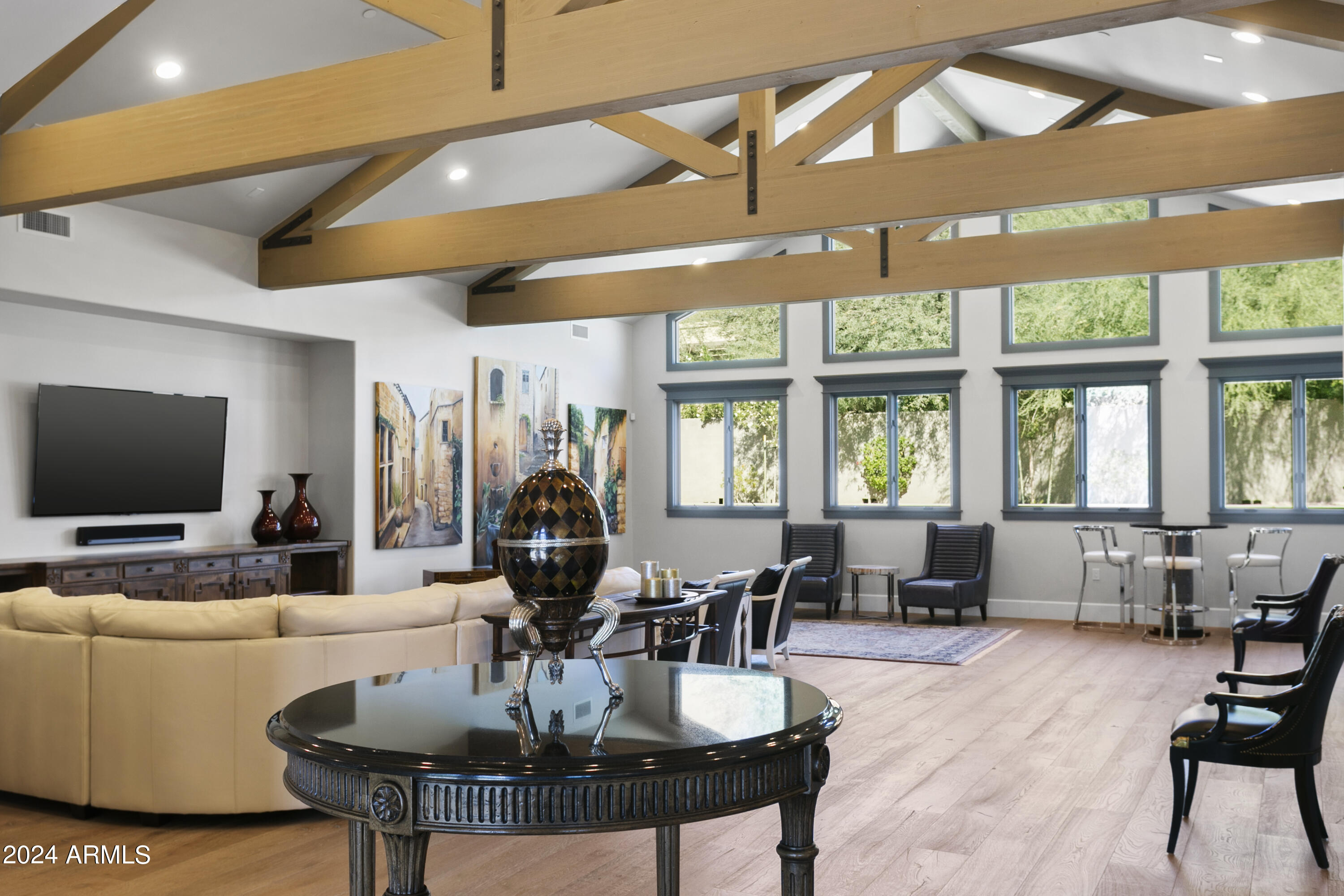 PARADISE VALLEY COUNTRY ESTATES - Residential