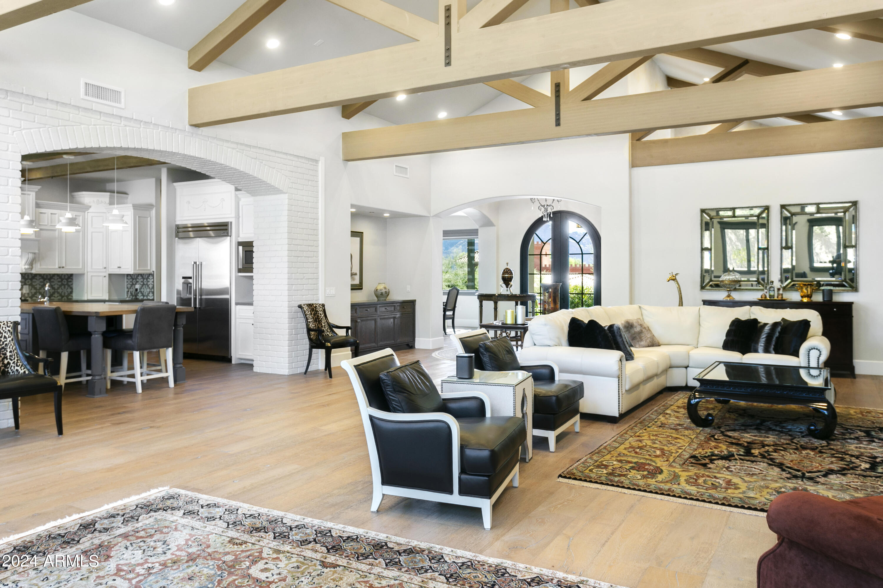 PARADISE VALLEY COUNTRY ESTATES - Residential