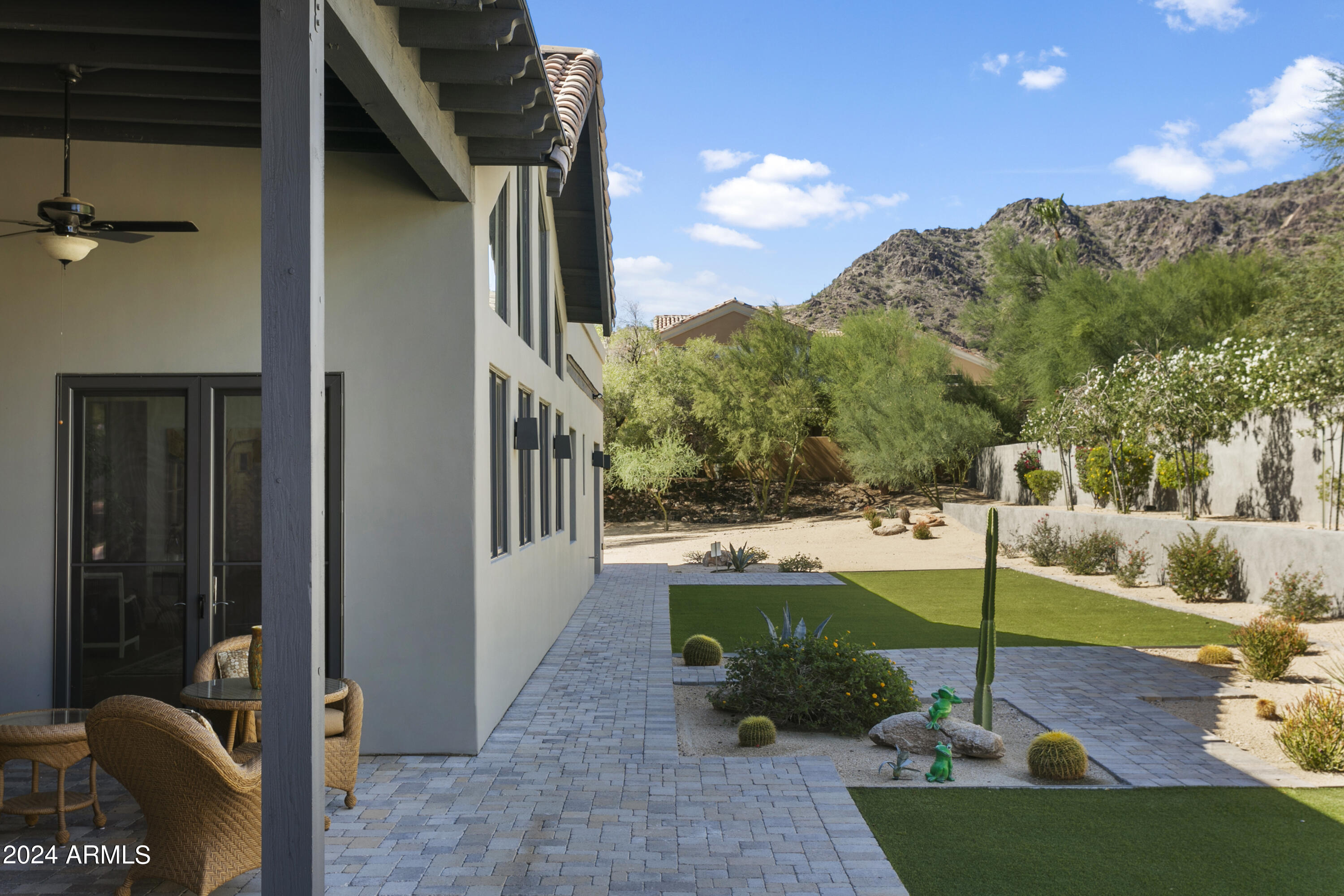PARADISE VALLEY COUNTRY ESTATES - Residential