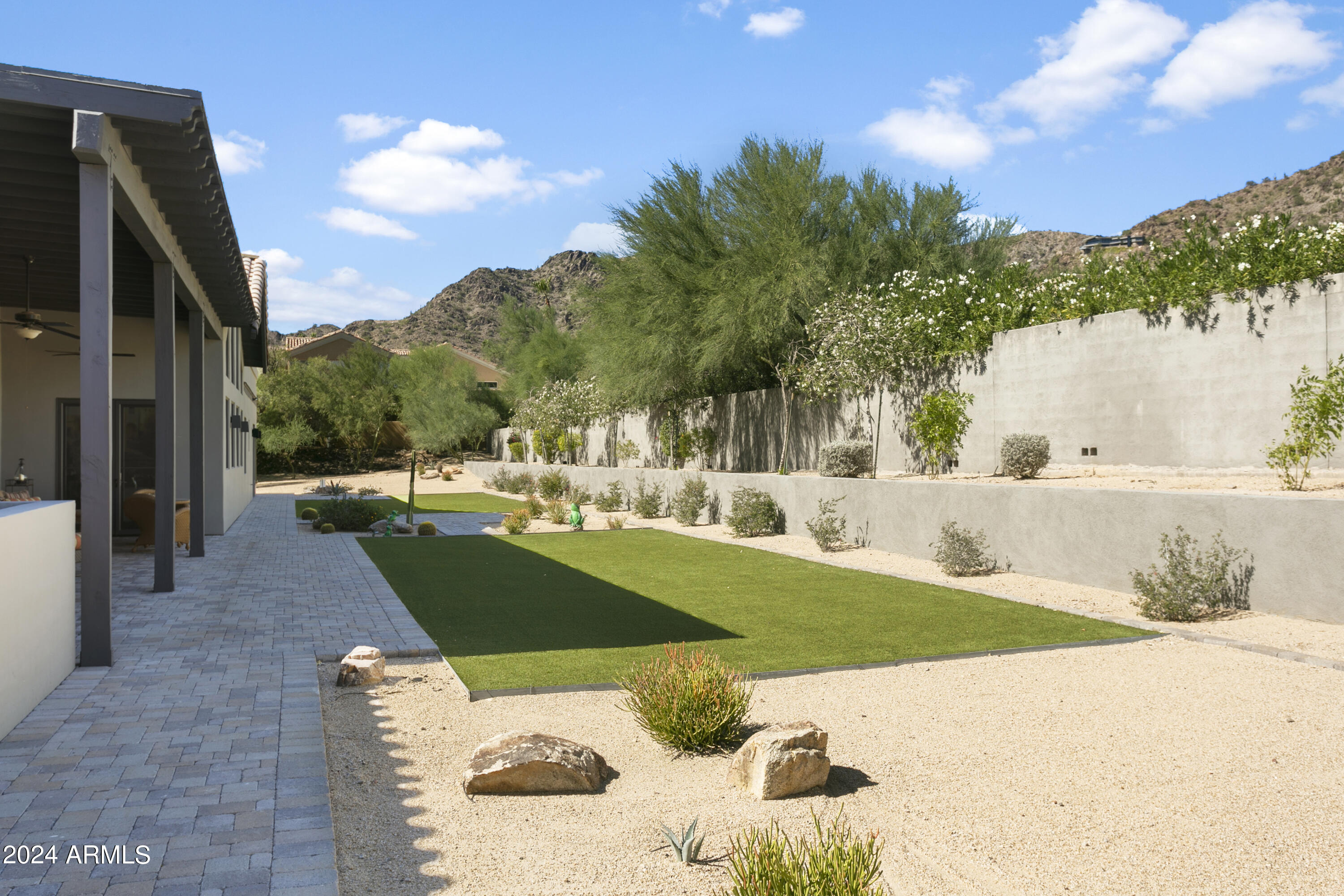 PARADISE VALLEY COUNTRY ESTATES - Residential