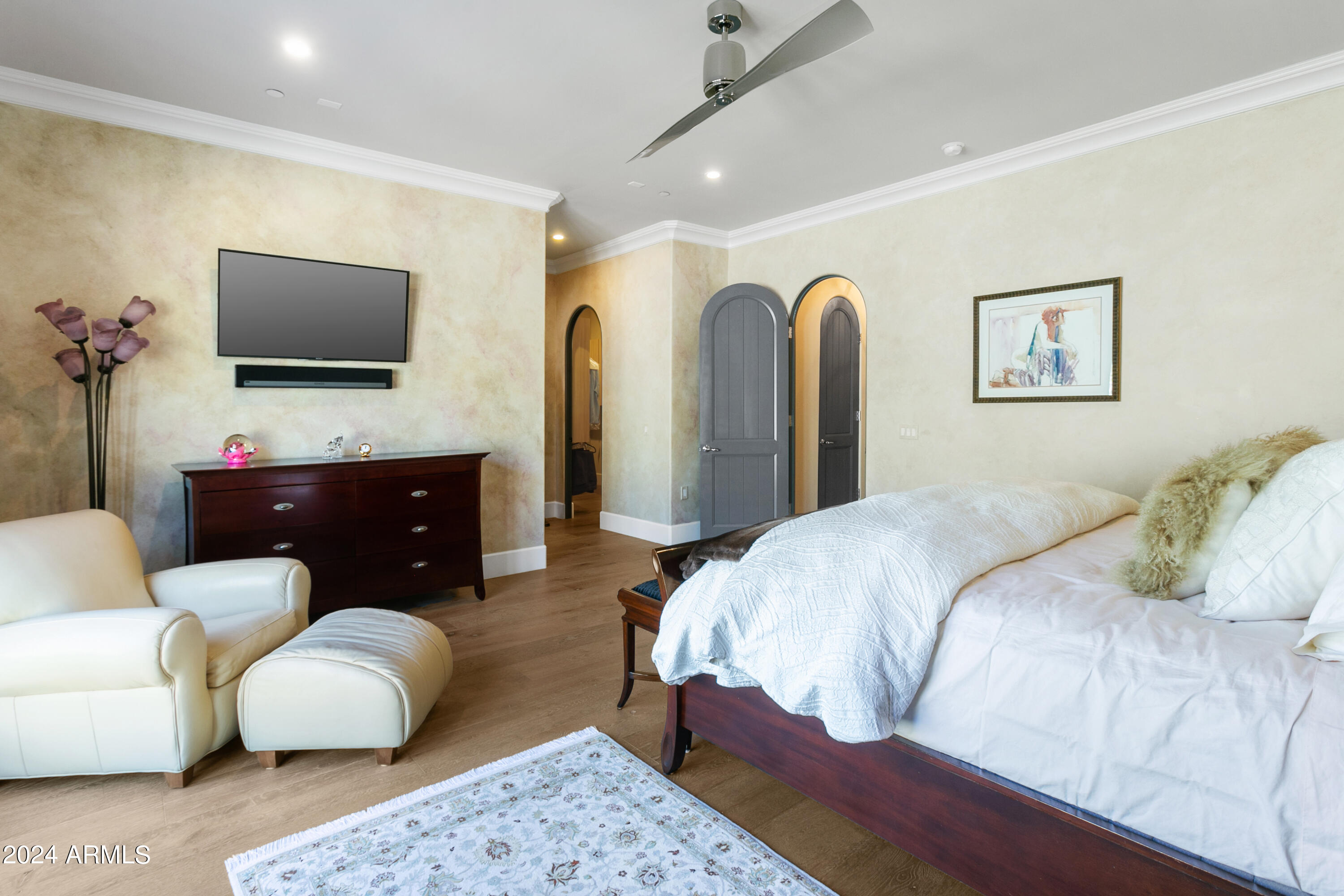 PARADISE VALLEY COUNTRY ESTATES - Residential