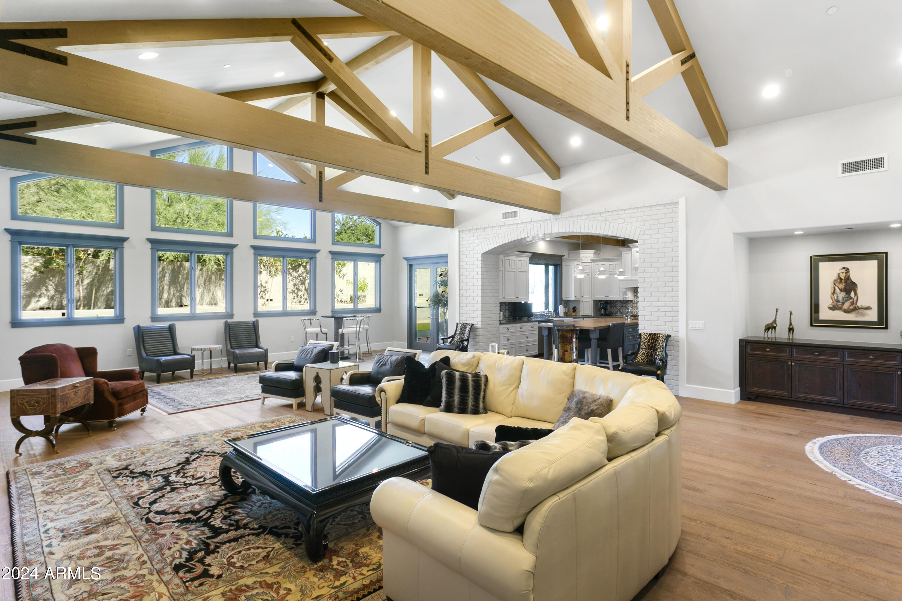 PARADISE VALLEY COUNTRY ESTATES - Residential