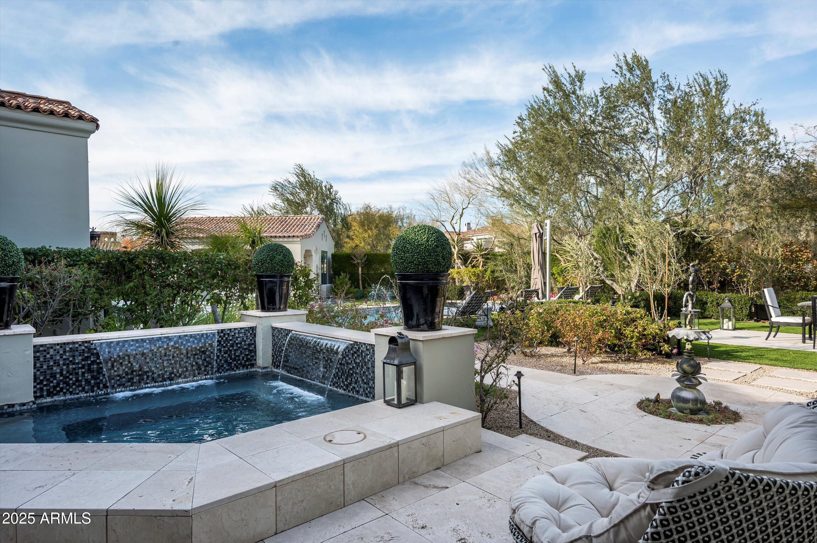 DC RANCH - Residential