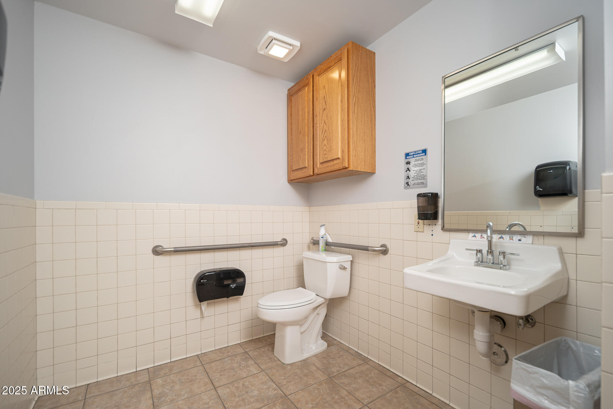5TH & SMITH CENTER - Commercial Sale