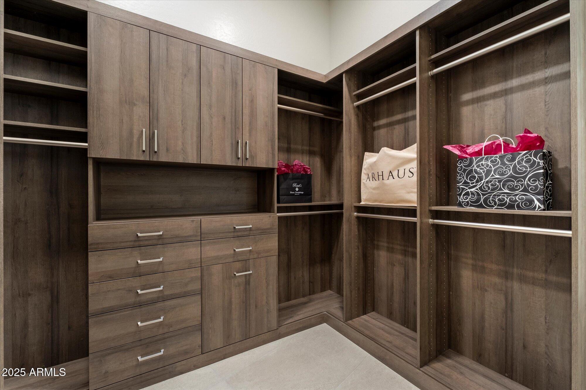 SAGUARO ESTATES - Residential
