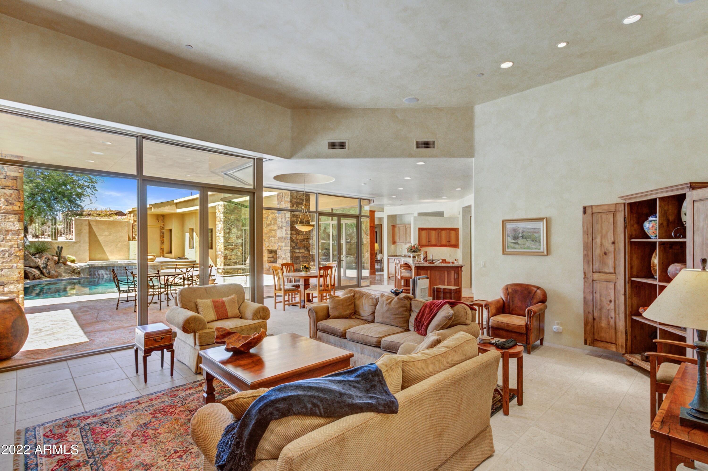 ESTANCIA - Residential