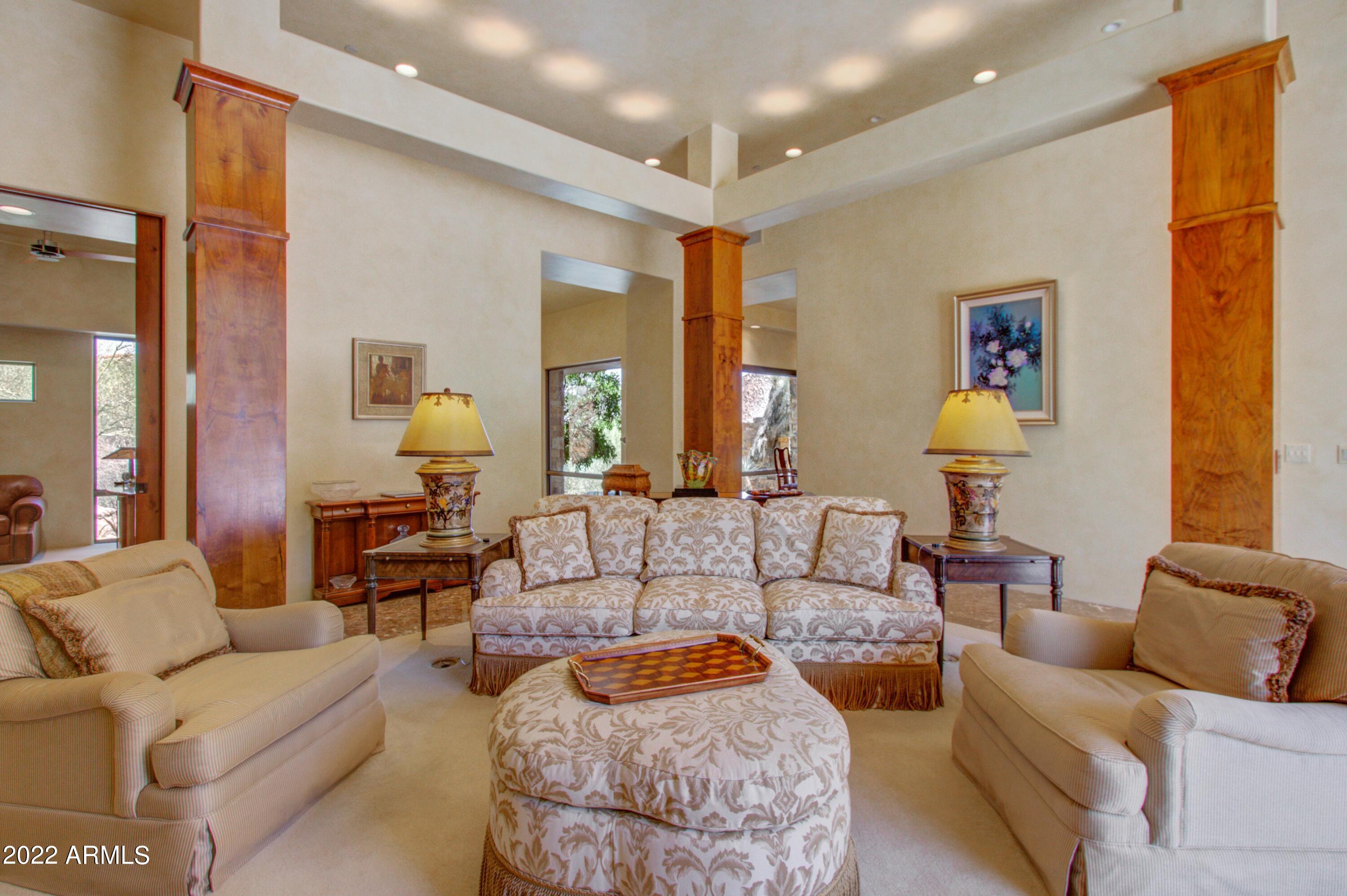 ESTANCIA - Residential