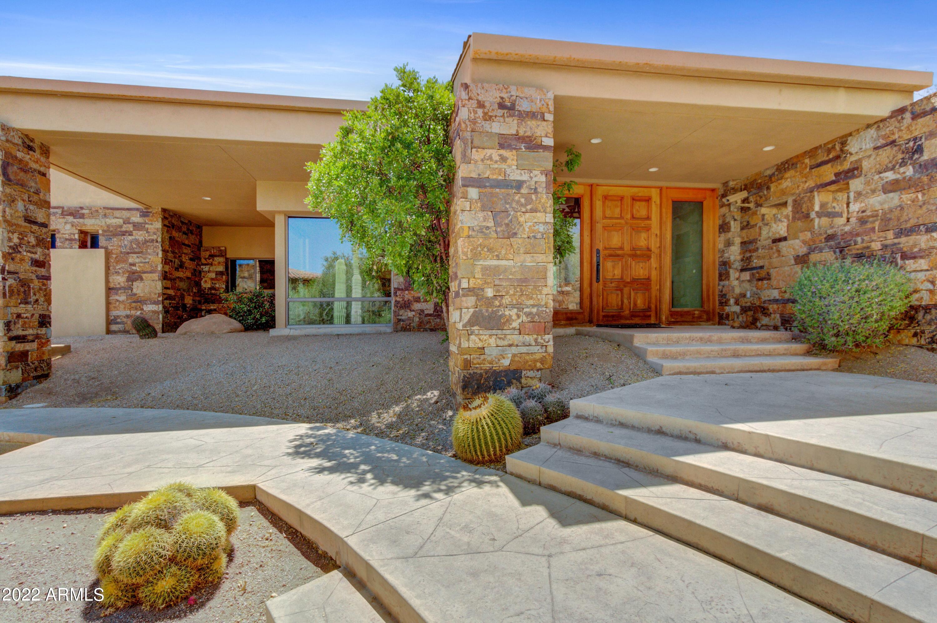 ESTANCIA - Residential