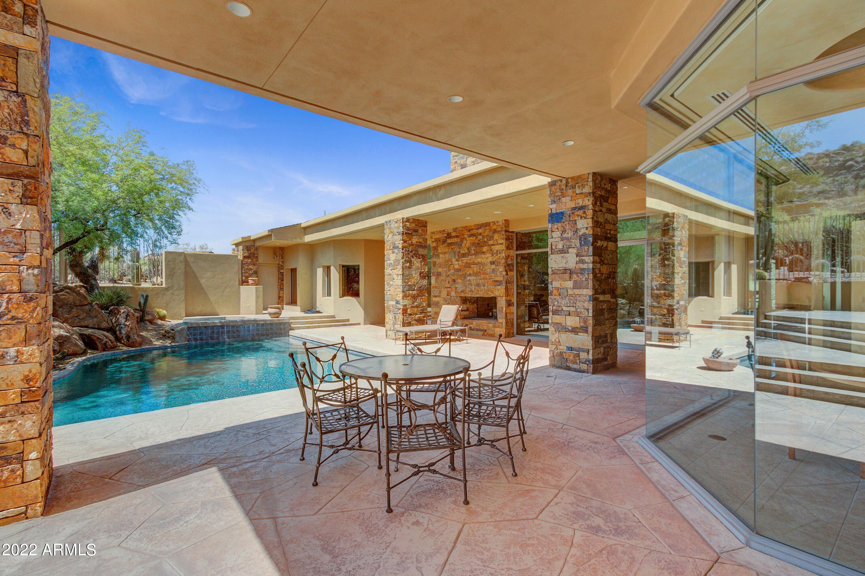 ESTANCIA - Residential