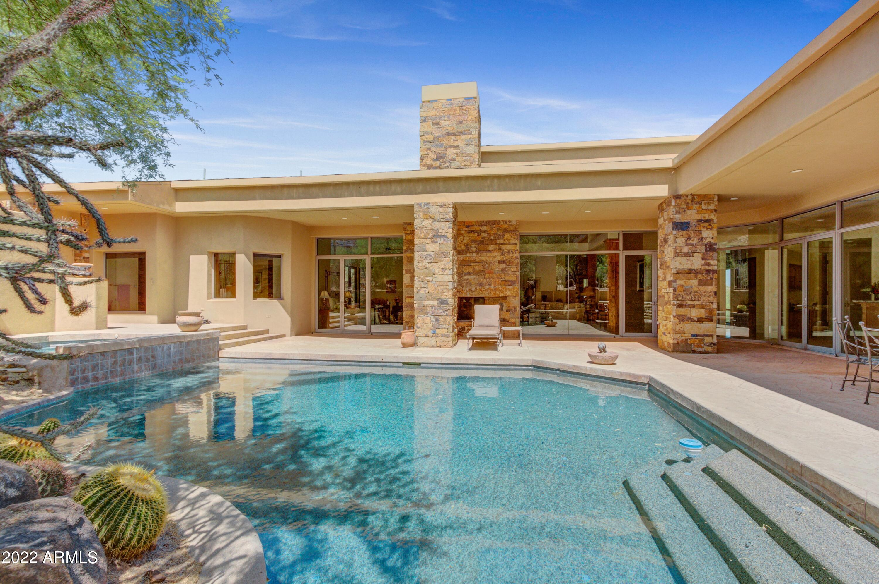 ESTANCIA - Residential