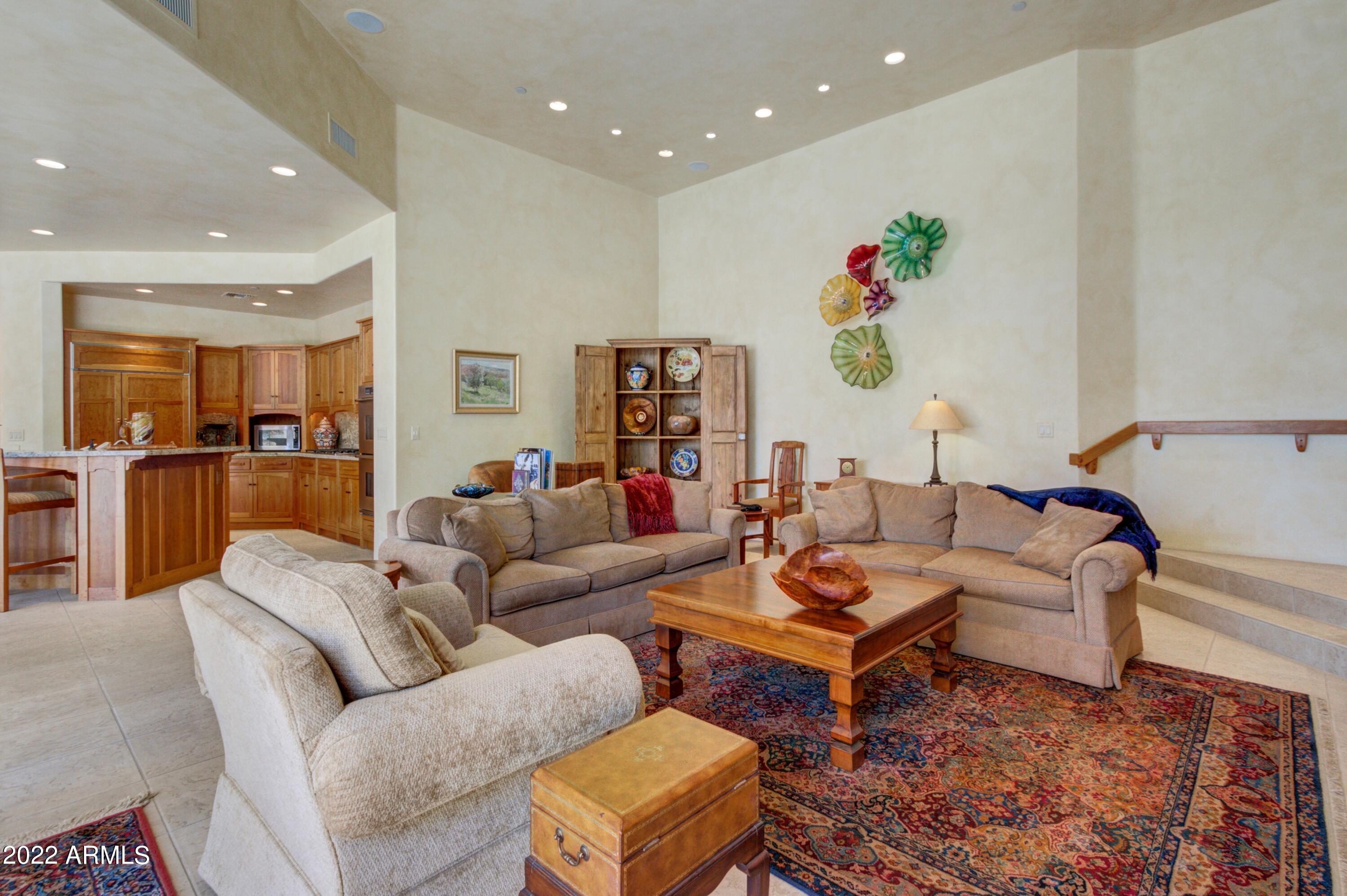 ESTANCIA - Residential