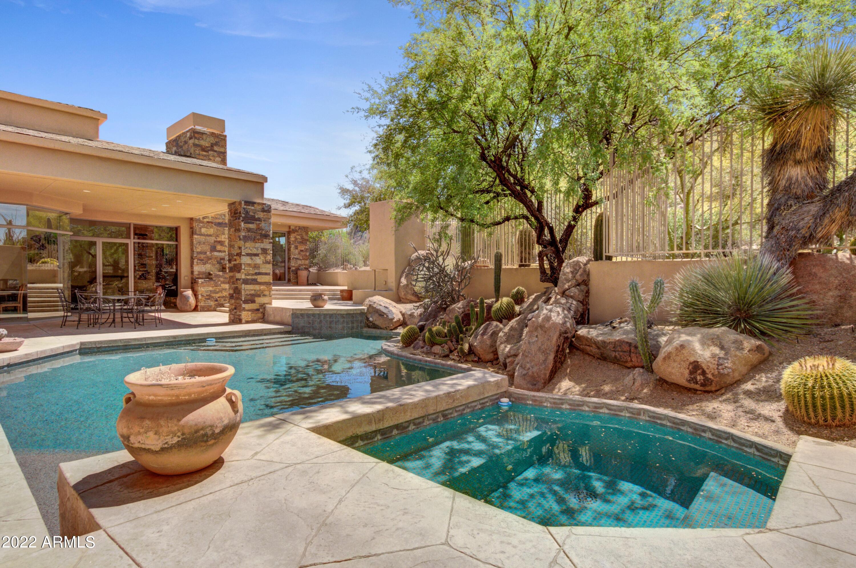 ESTANCIA - Residential