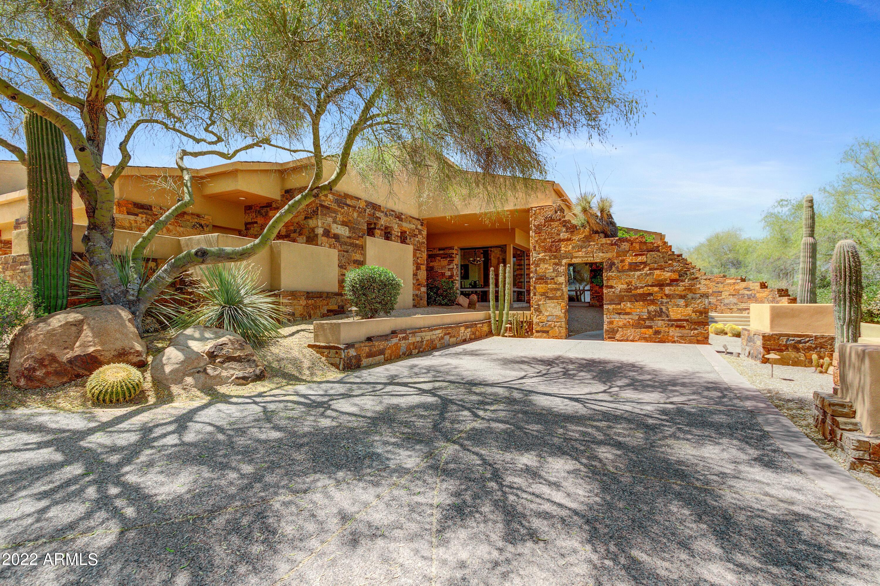 ESTANCIA - Residential