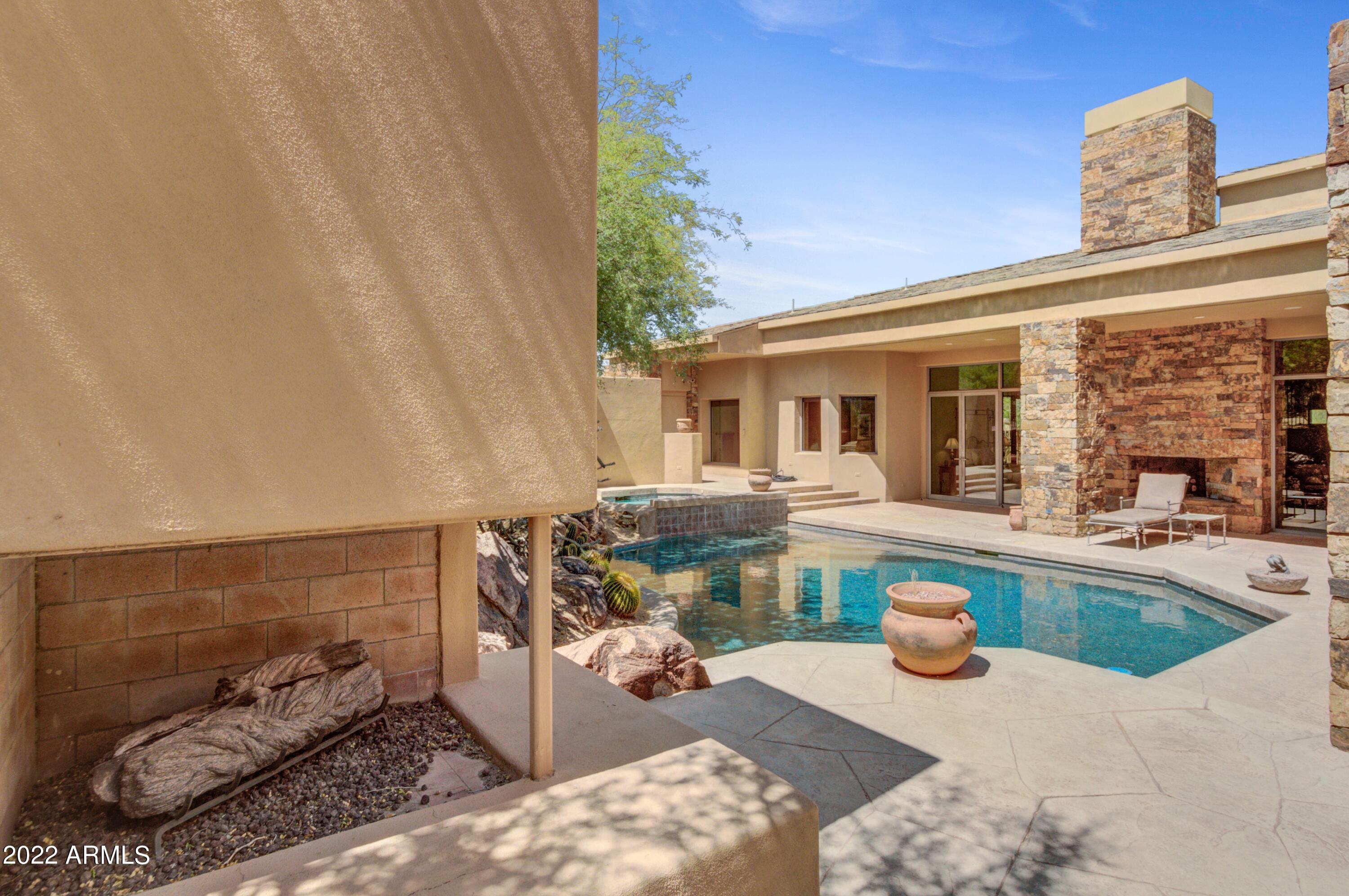 ESTANCIA - Residential