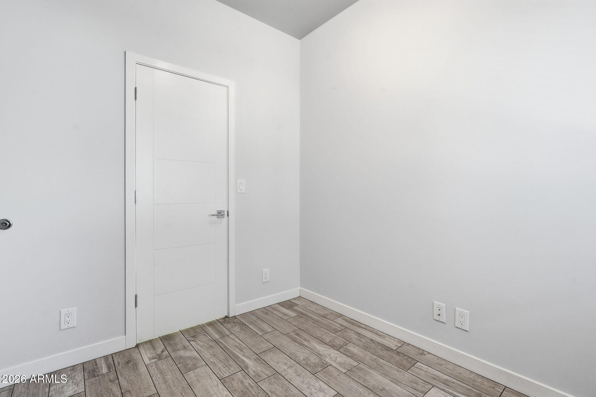 2727 THOMAS - Residential