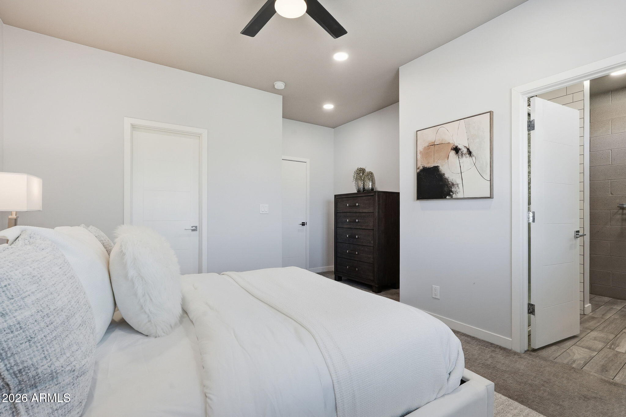 2727 THOMAS - Residential