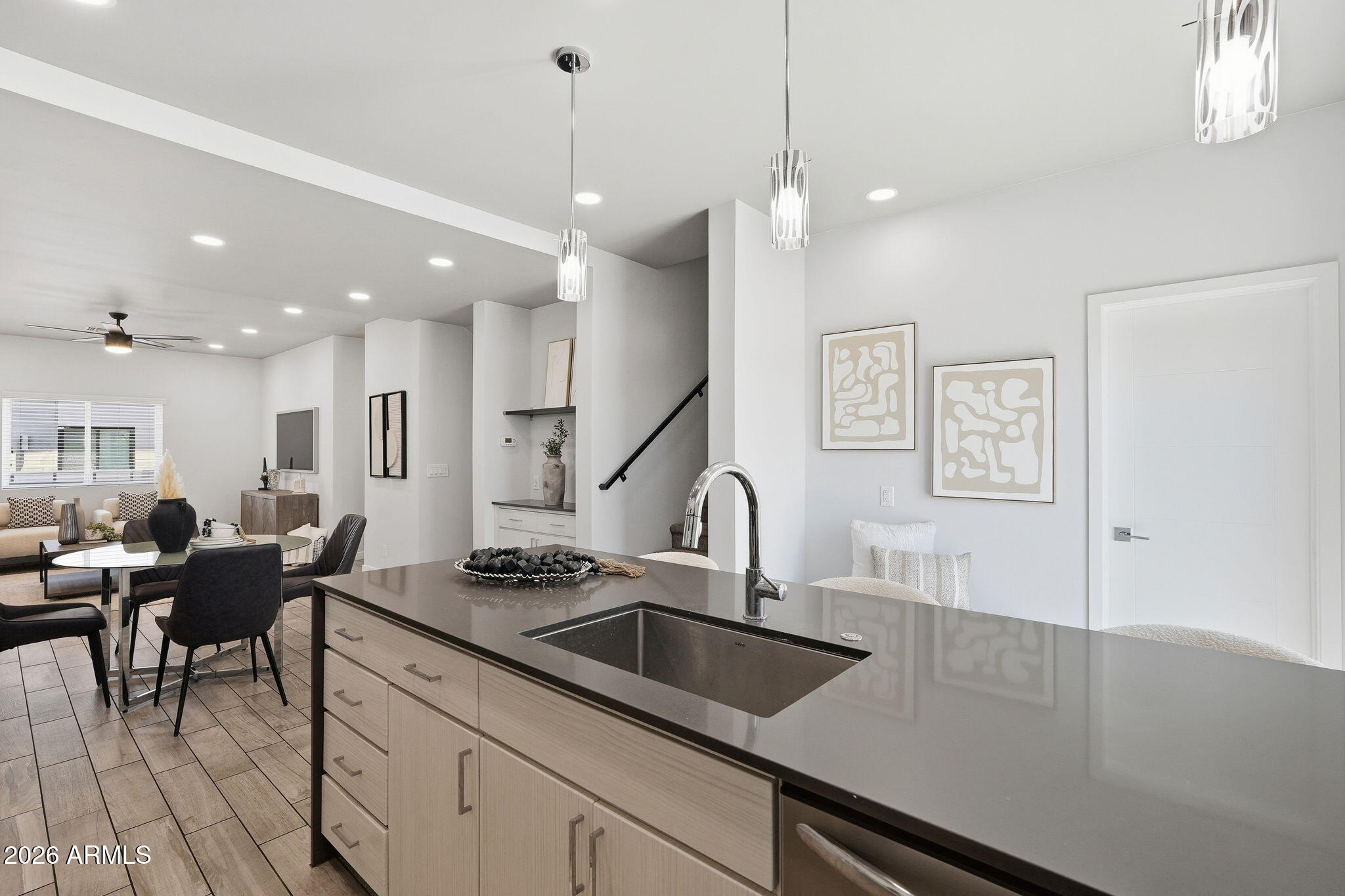 2727 THOMAS - Residential