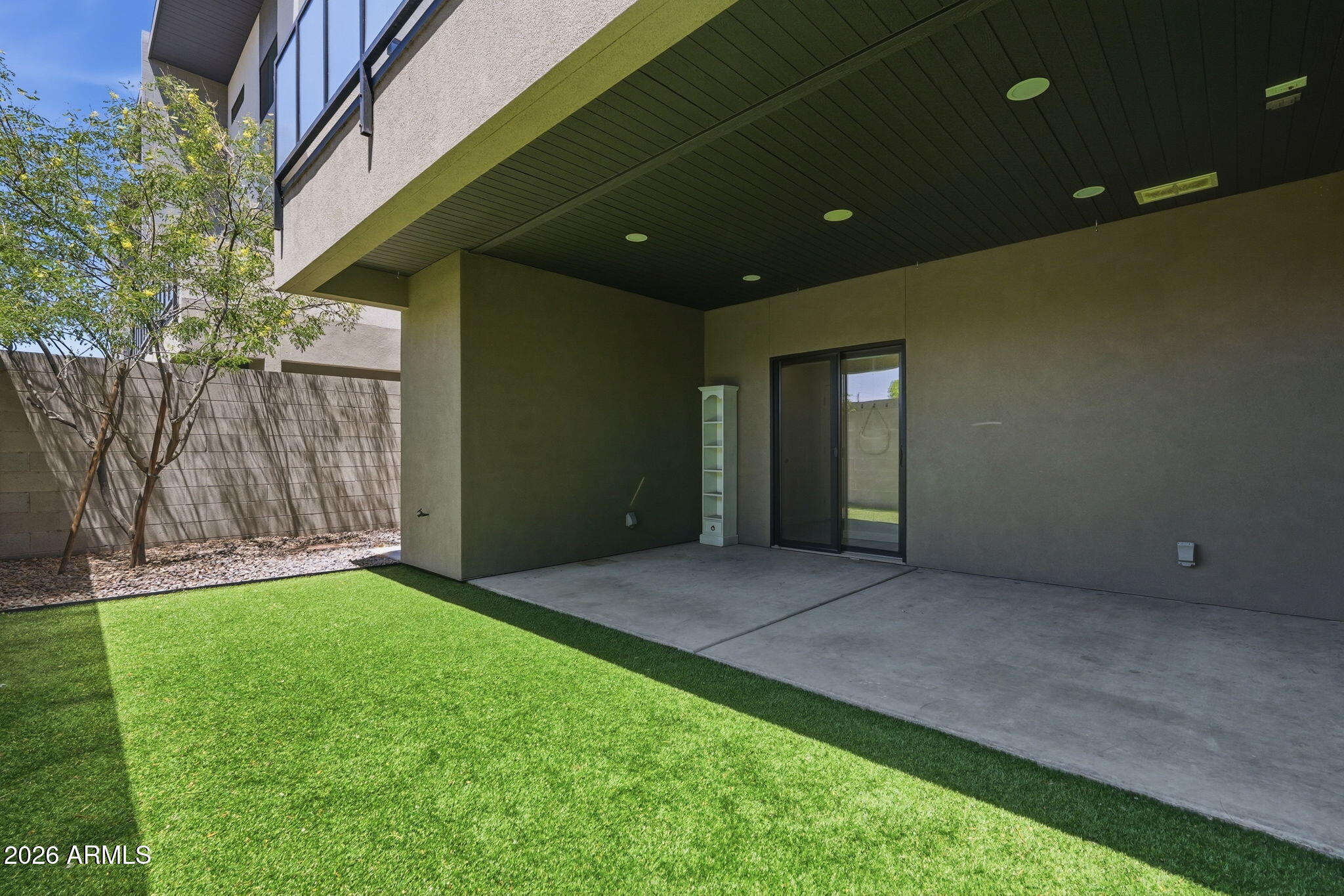 2727 THOMAS - Residential
